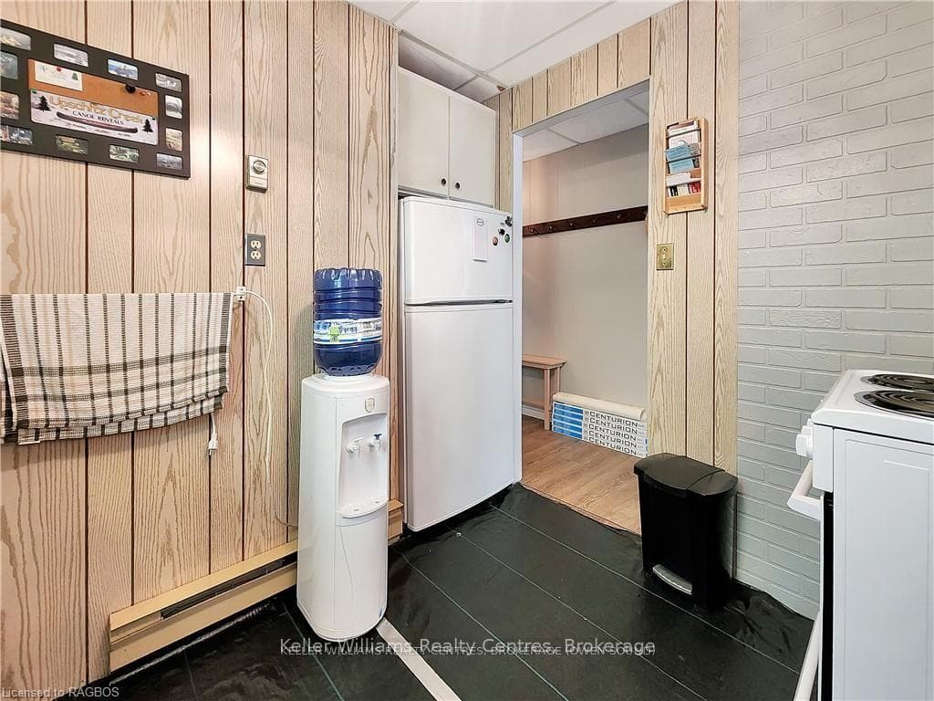 132 MAPLE Drive photo 35