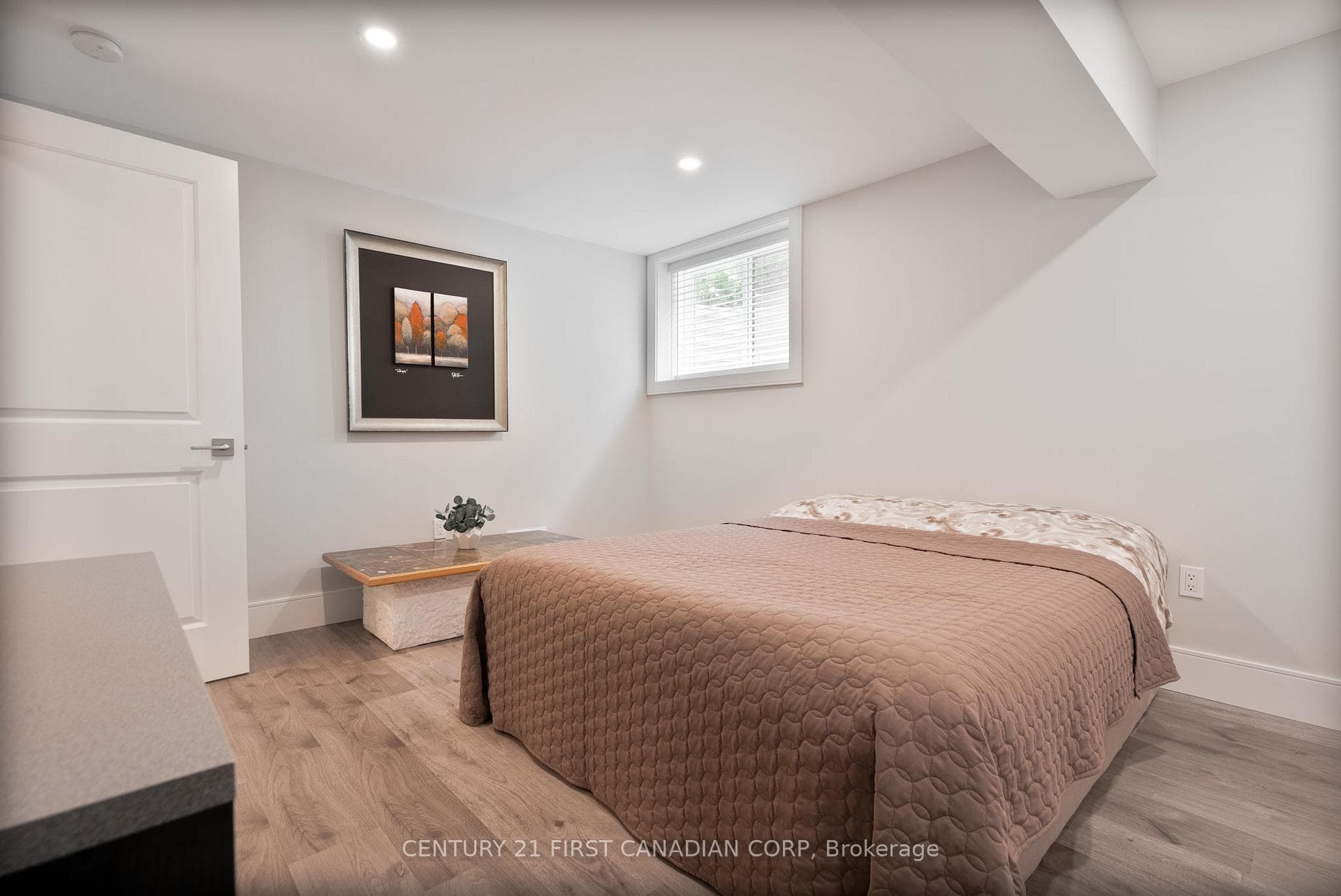 16 Foxborough Place photo 32