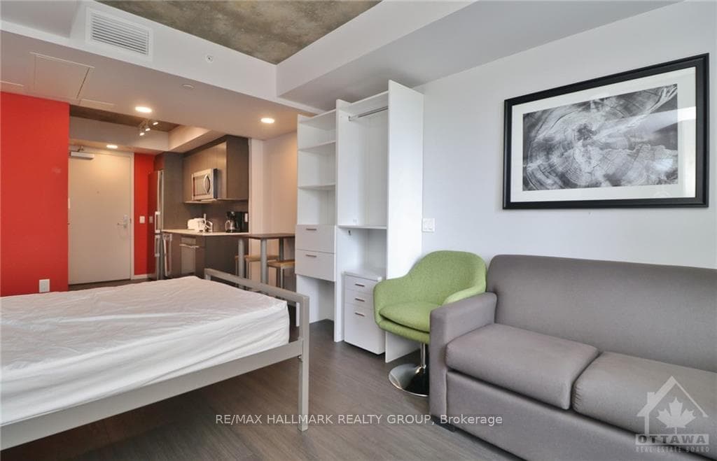 105 CHAMPAGNE Avenue Unit 1618 photo 13