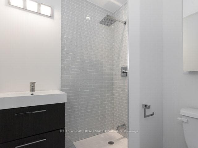 220 Victoria Street Unit 707 photo 16
