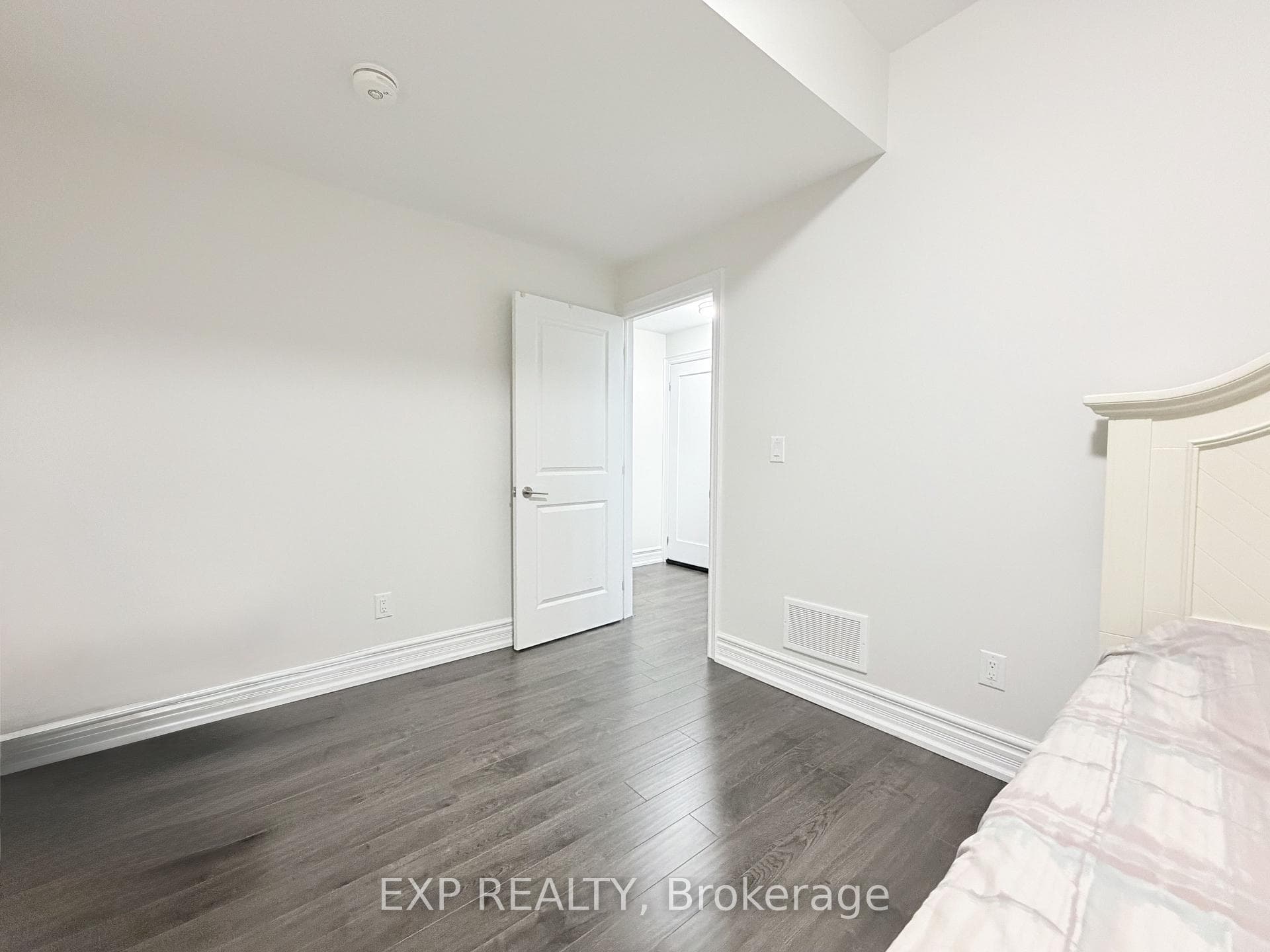 1606 Sandhurst Crescent Unit Lower photo 19