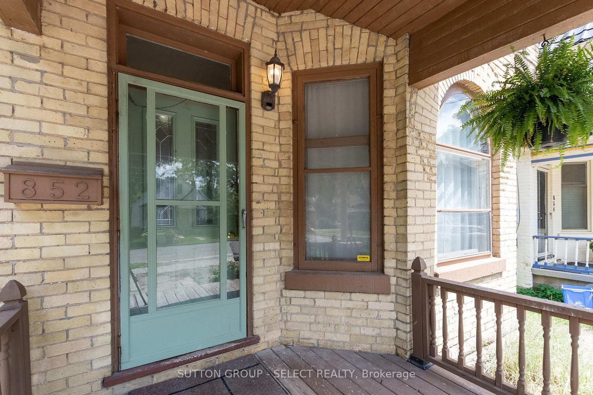 852 Lorne Avenue photo 3