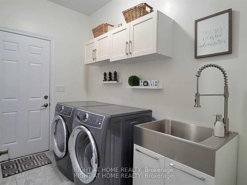 84 Diamond Valley Drive photo 37