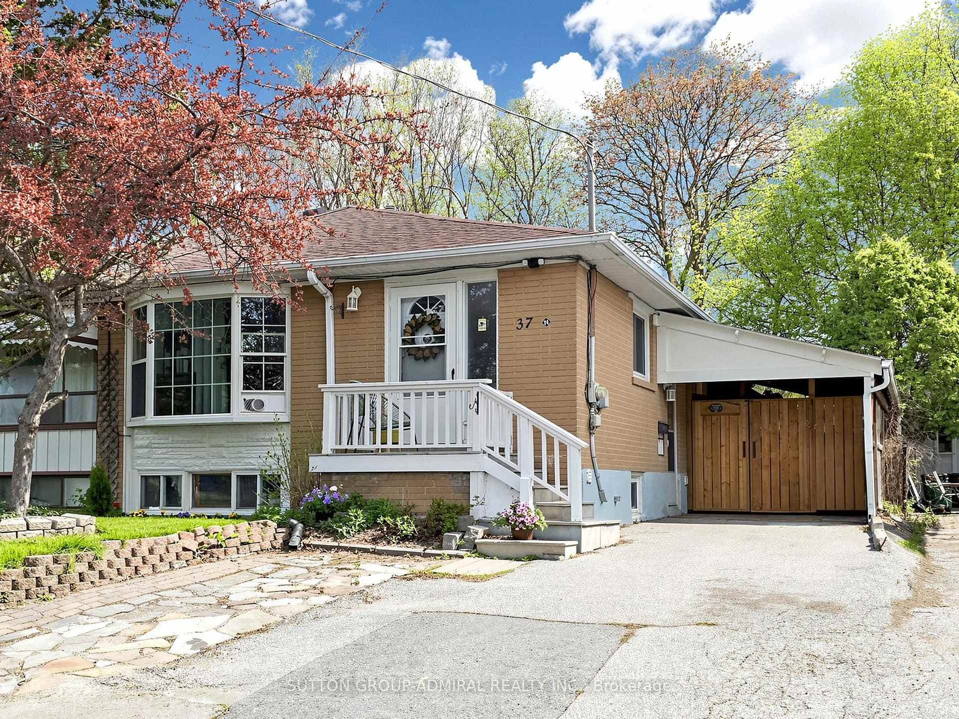 37 Newbury Drive photo 1