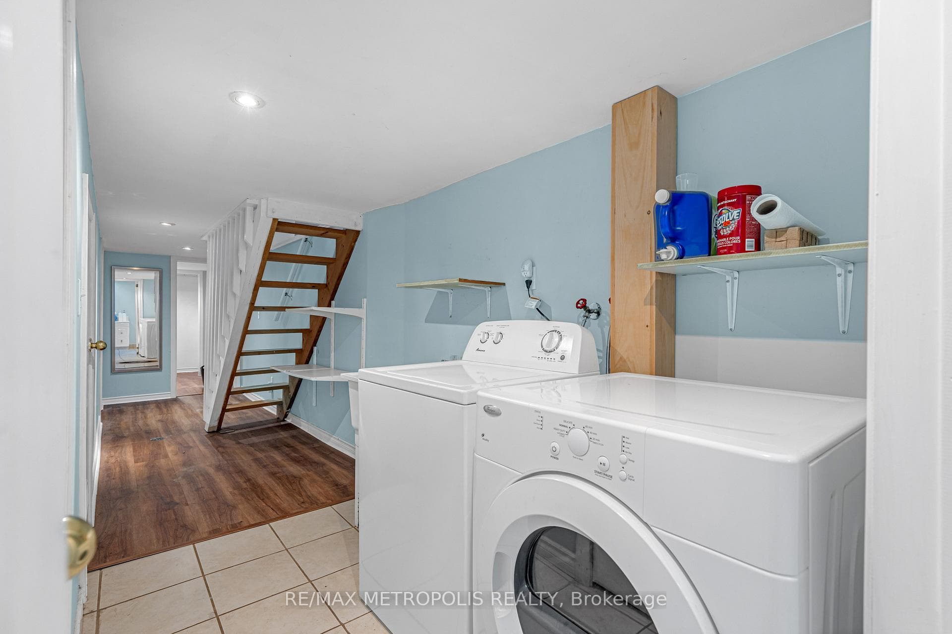 489 St Clarens Avenue Unit Main photo 18
