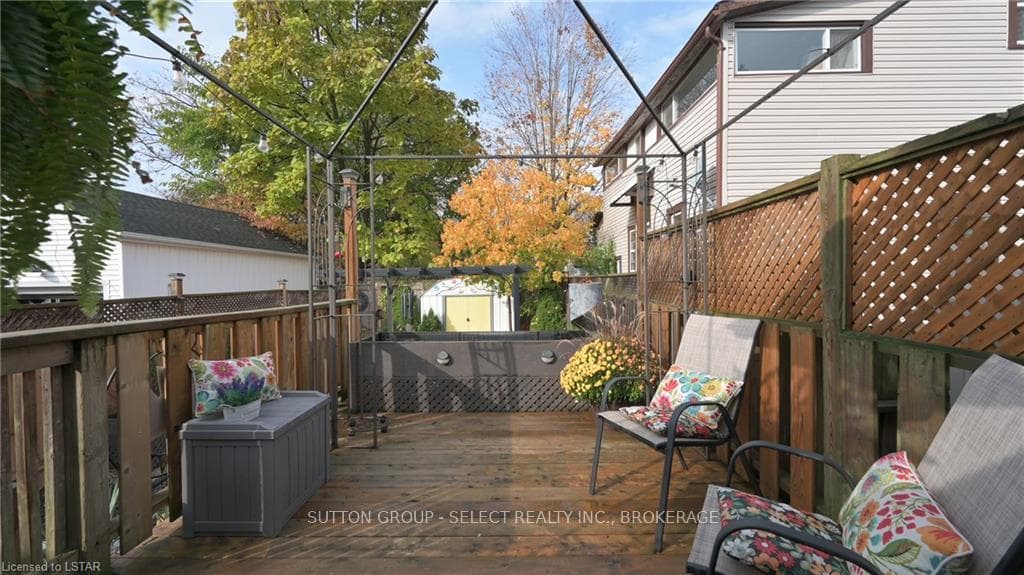 76 PRINCESS Avenue photo 32