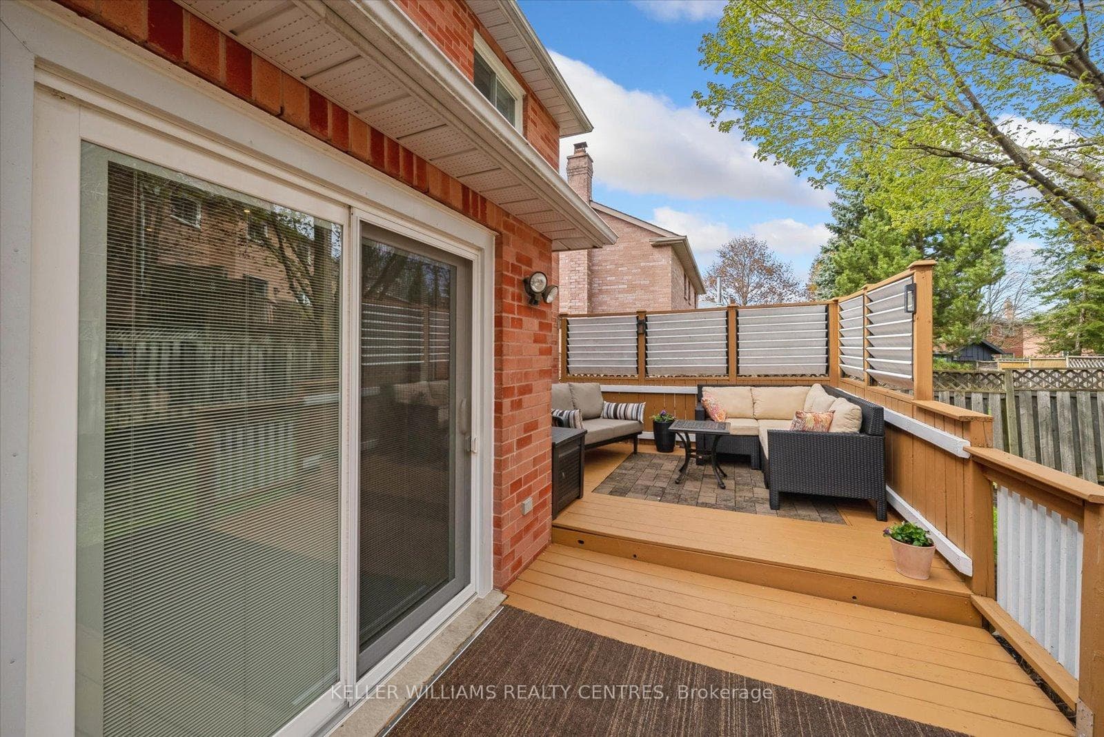 435 Kelly Crescent photo 26