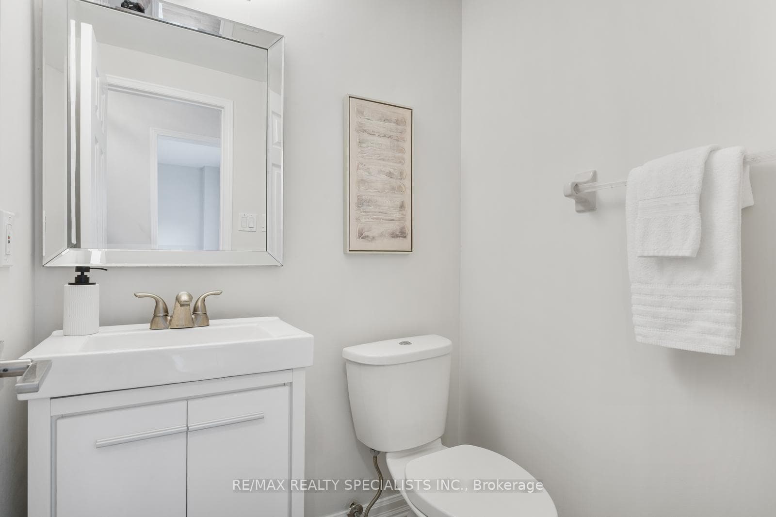 3879 Periwinkle Crescent photo 19