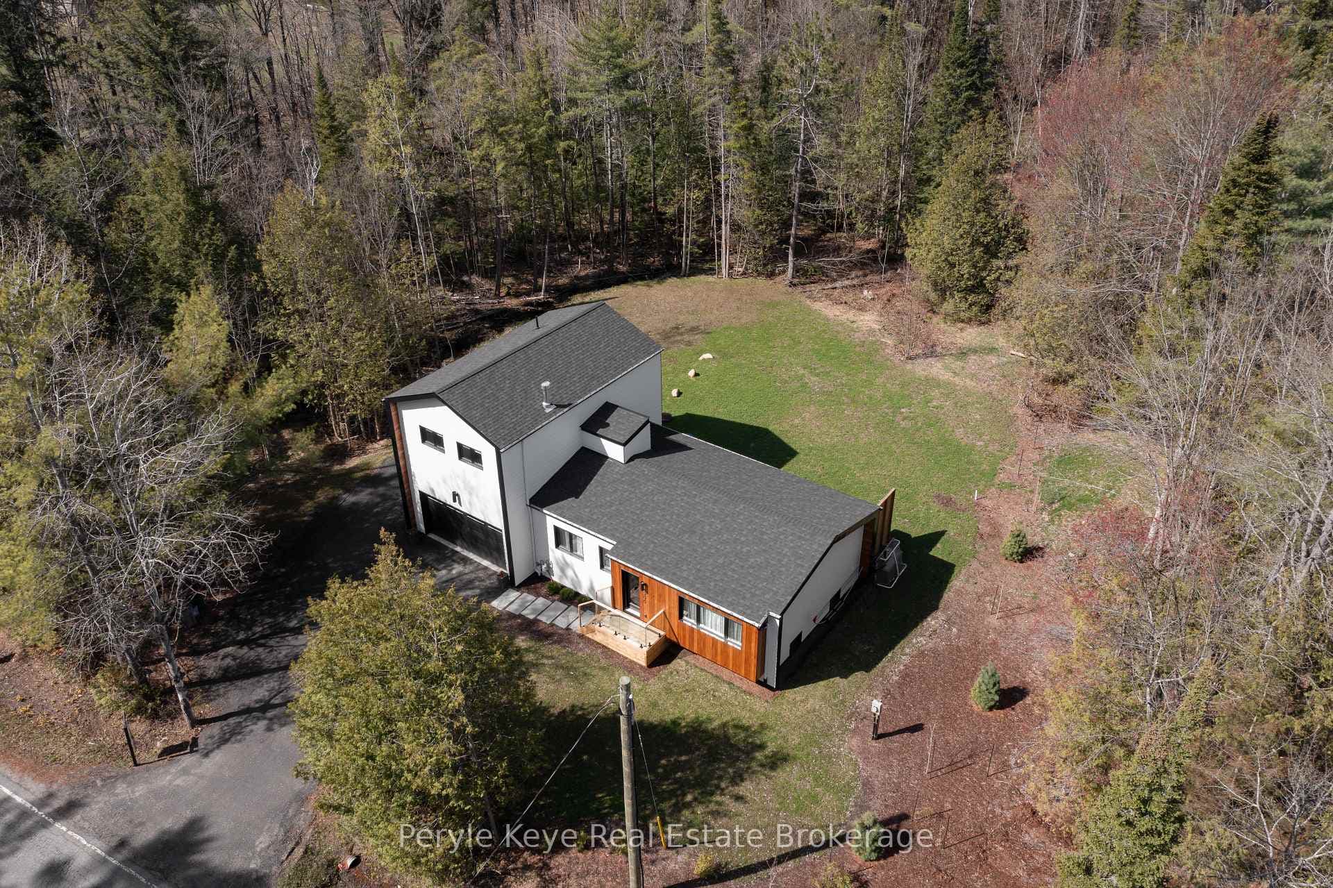1290 Cedar Lane photo 4