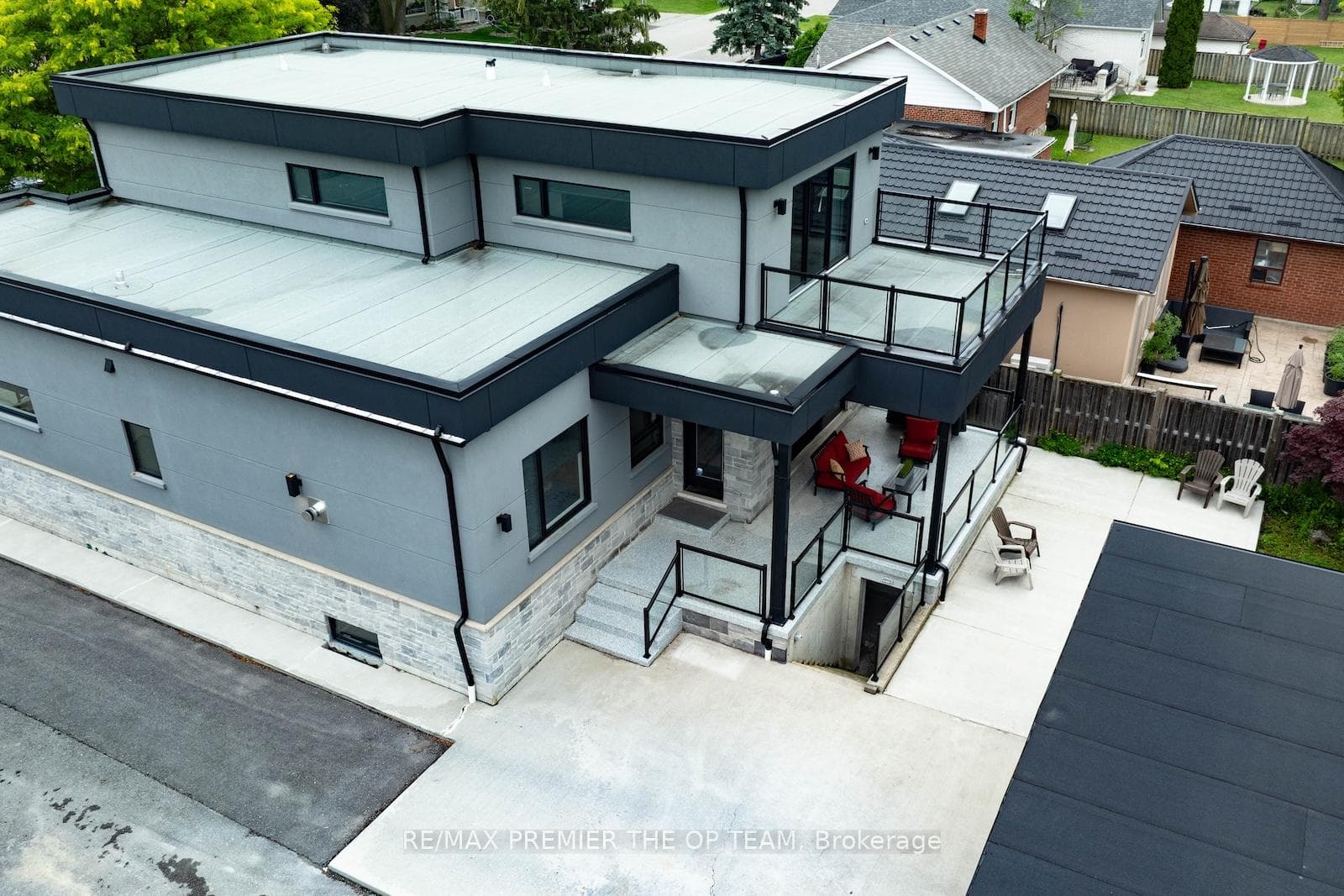 54 Cheltenham Avenue photo 44