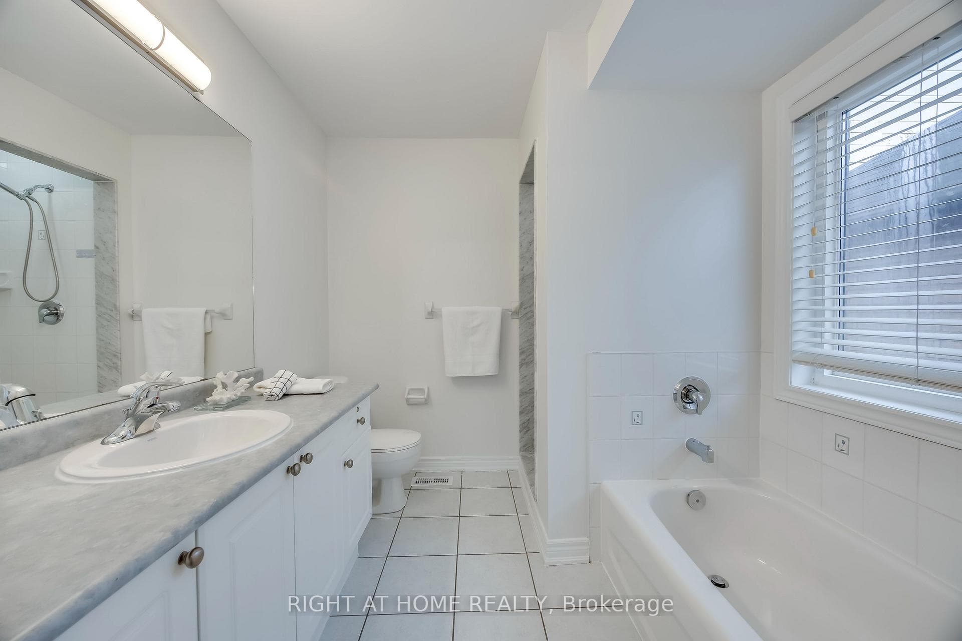 1015 Galesway Boulevard Unit 13 photo 19