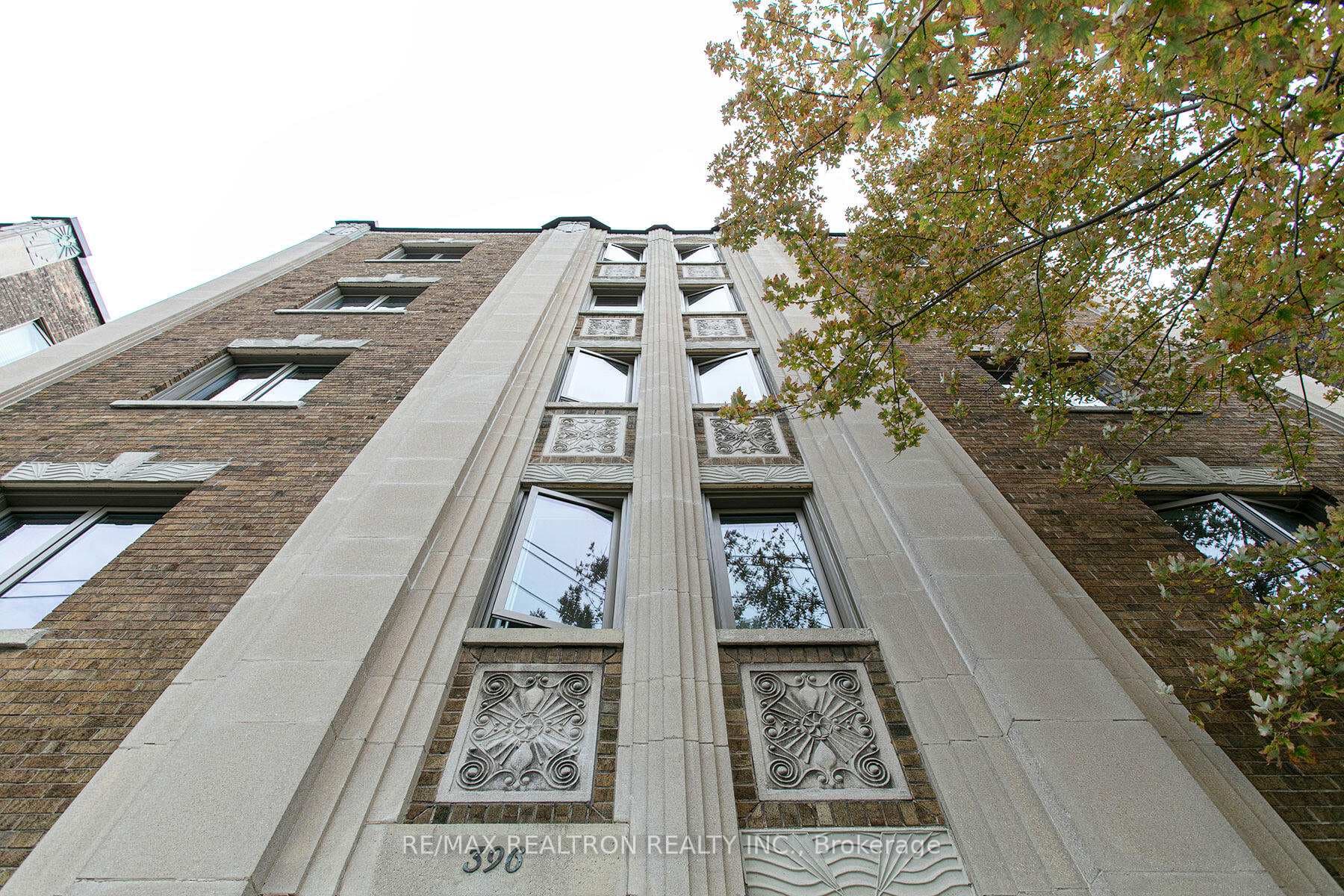 394 Avenue Road Unit 406 photo 11