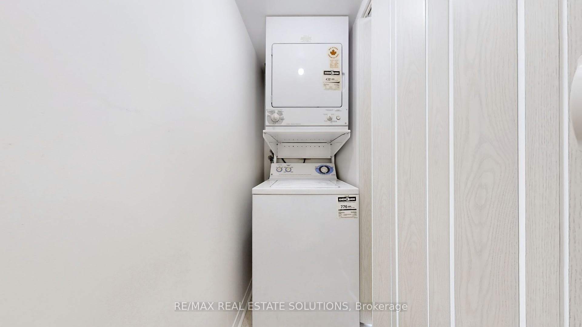 233 Beecroft Road Unit 1809 photo 16