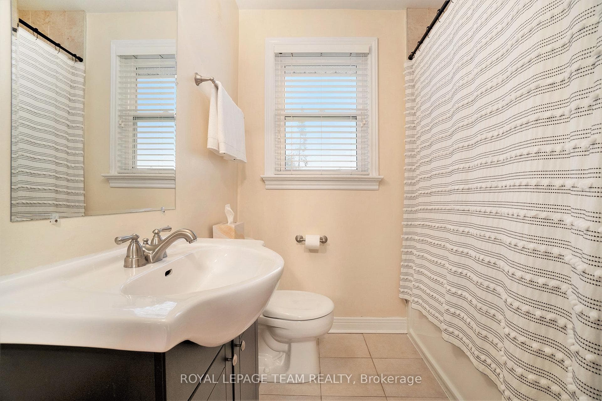 2493 CLEMENTINE Boulevard photo 17