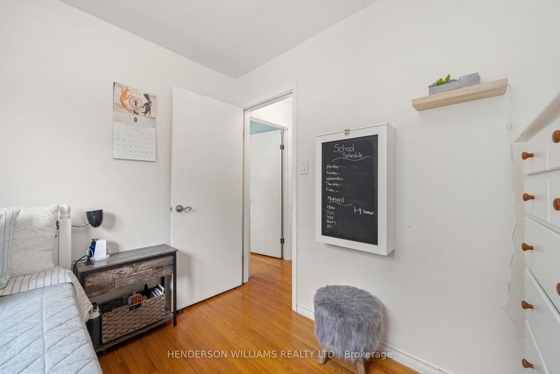486 Montrose Road photo 20