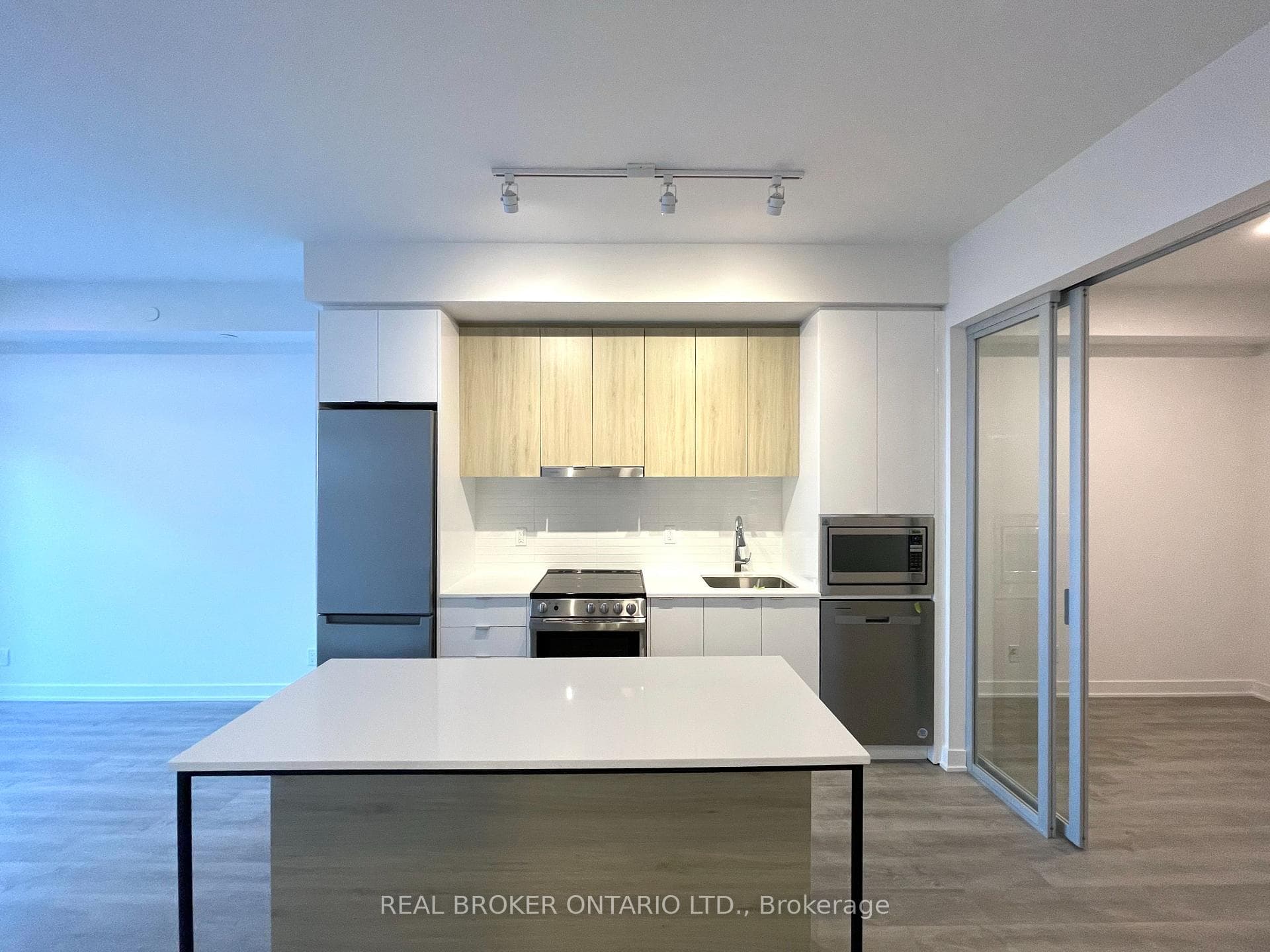 50 Upper Mall Way Unit 2009 photo 10