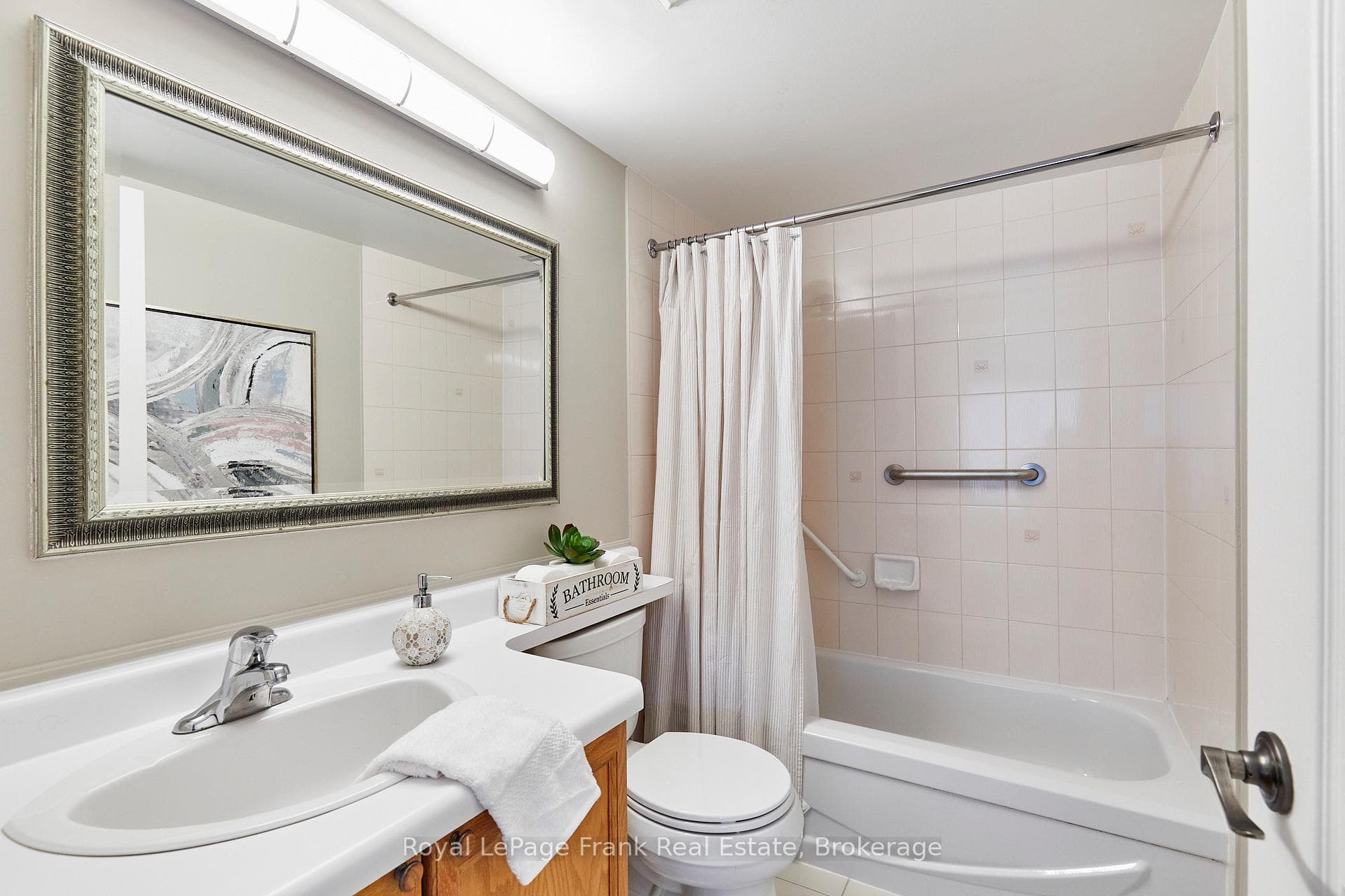 712 Rossland Road Unit 307 photo 20