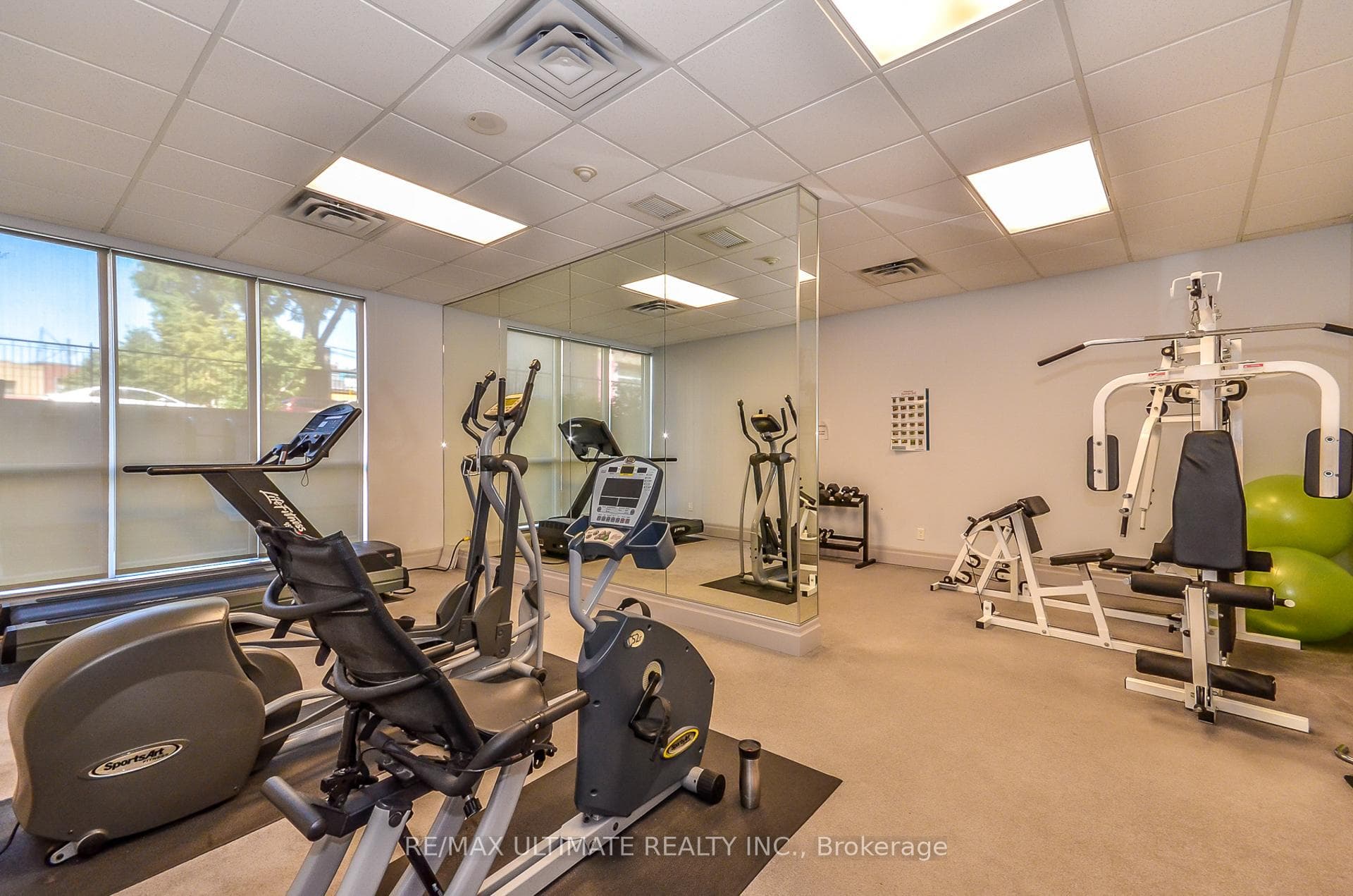 2088 Lawrence Avenue Unit 403 photo 24