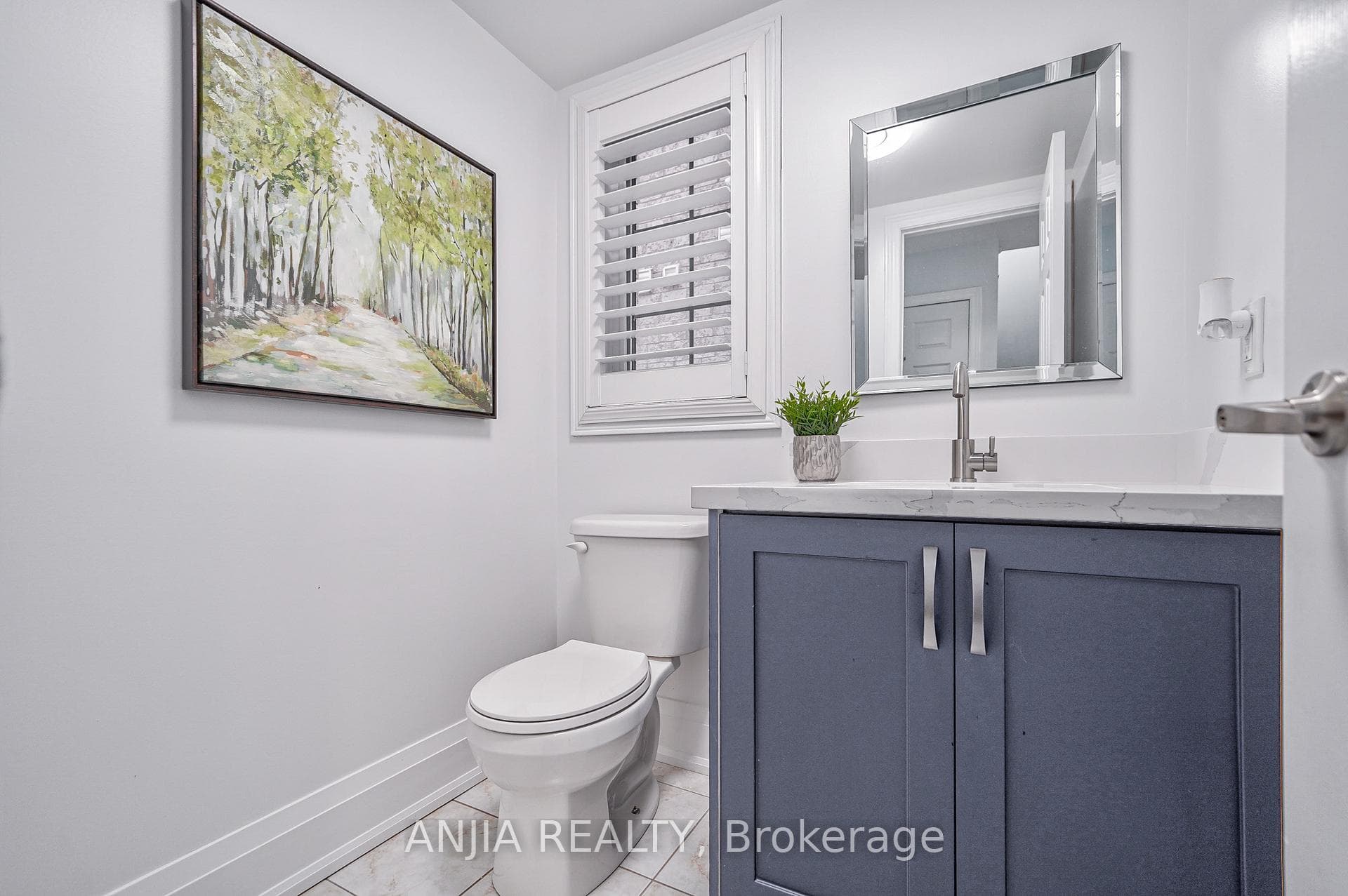 8 Highbury Court photo 7