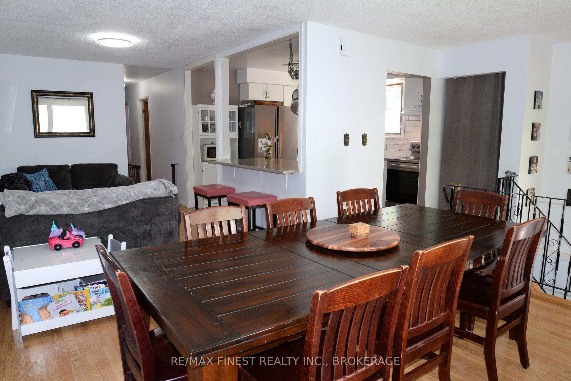 48 Abbey Dale Court photo 10