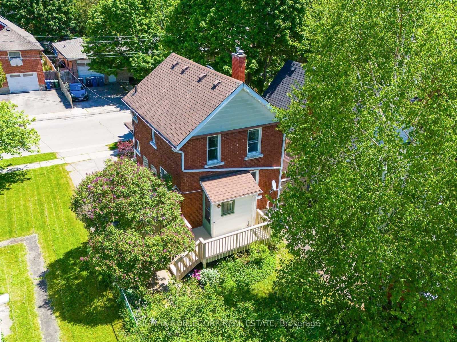 12 Bagot Street photo 28