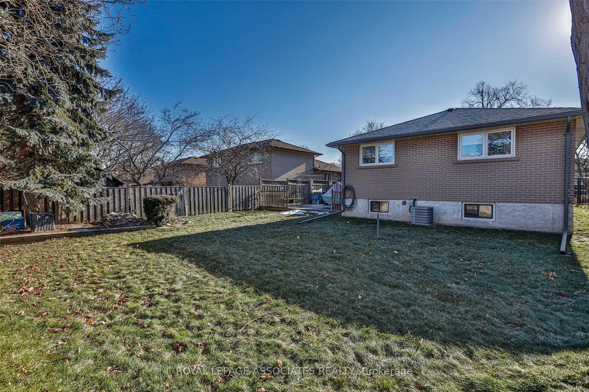 166 Lynnbrook Drive photo 23