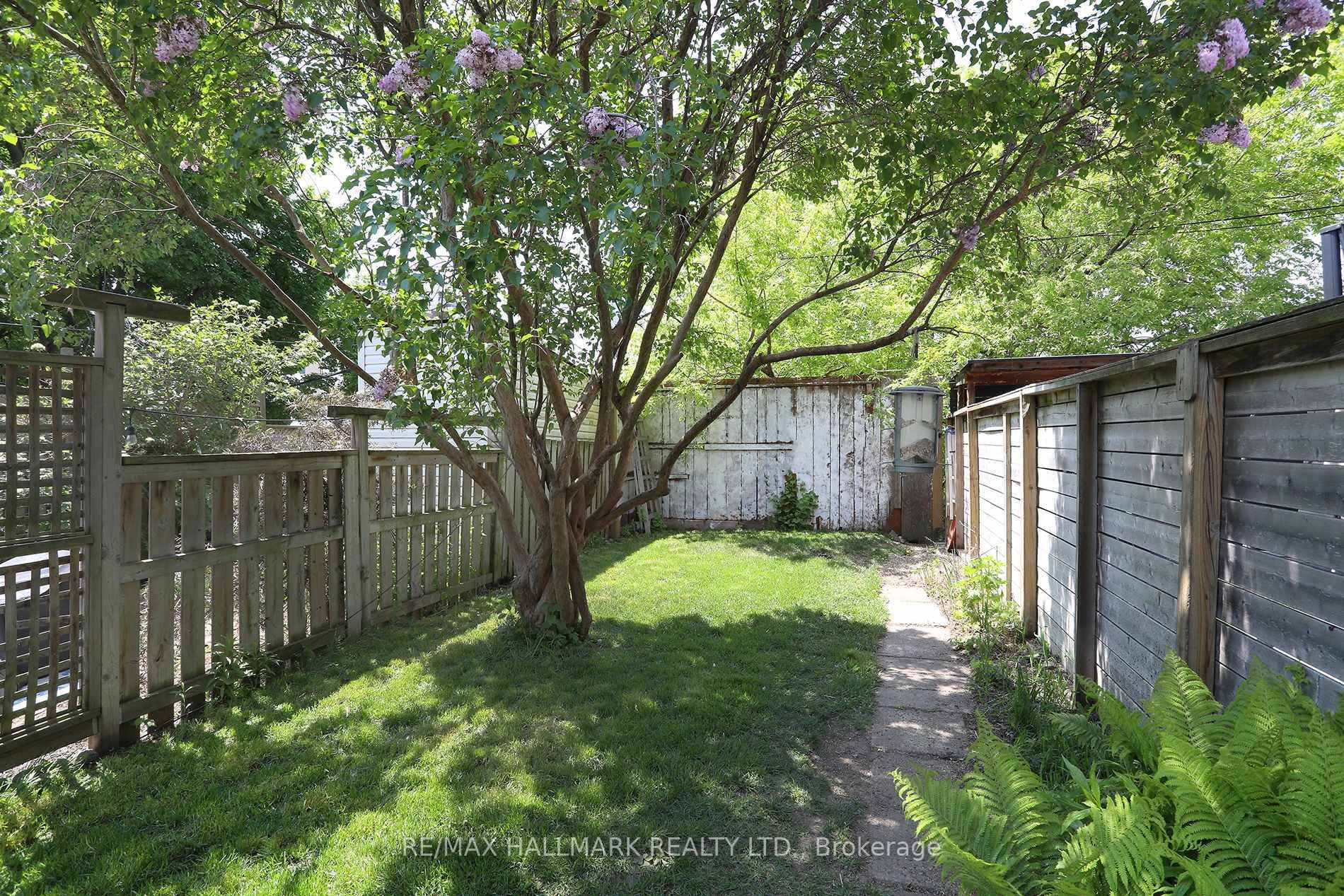 454 Jones Avenue photo 9