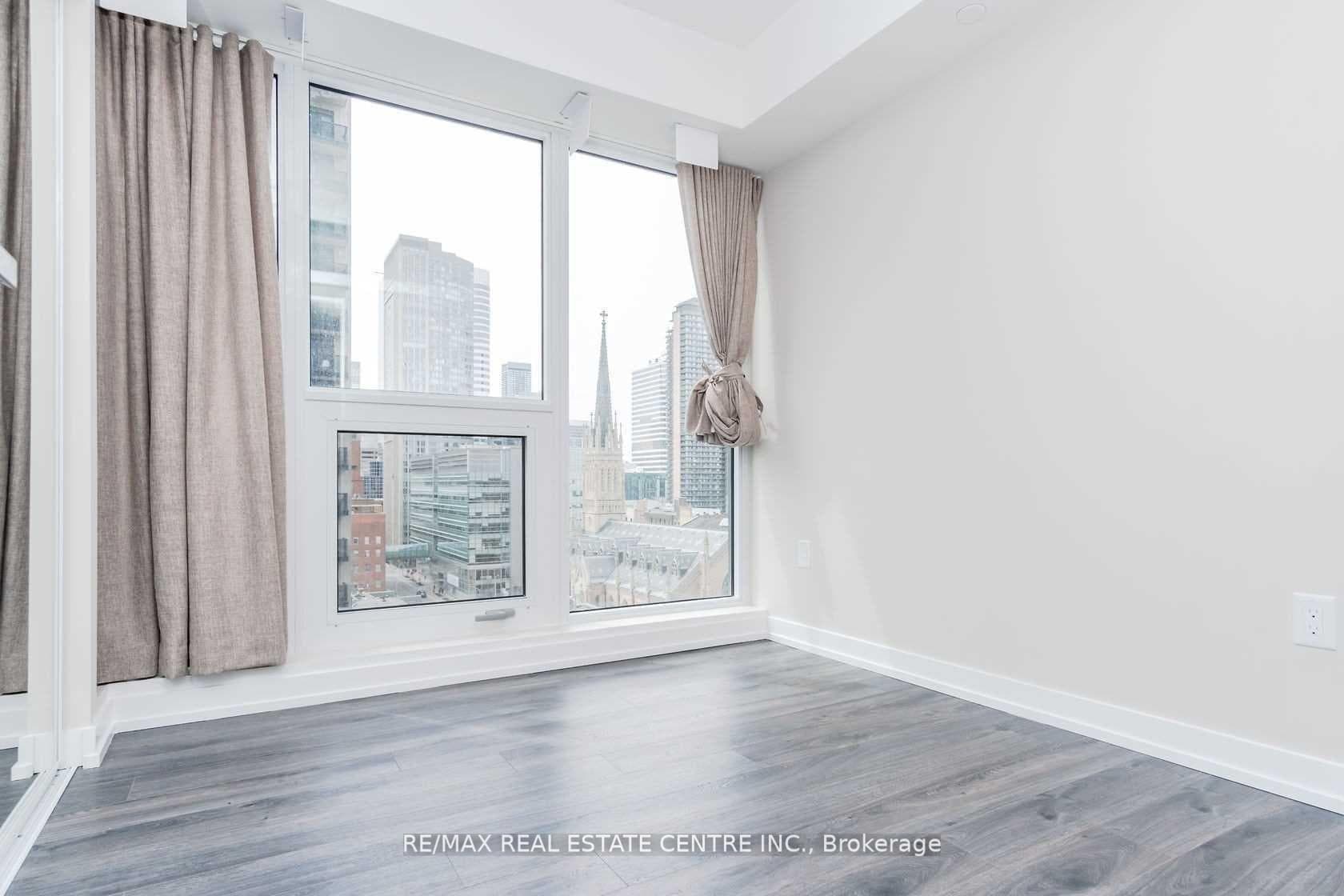 77 Shuter Street Unit 1202 photo 17