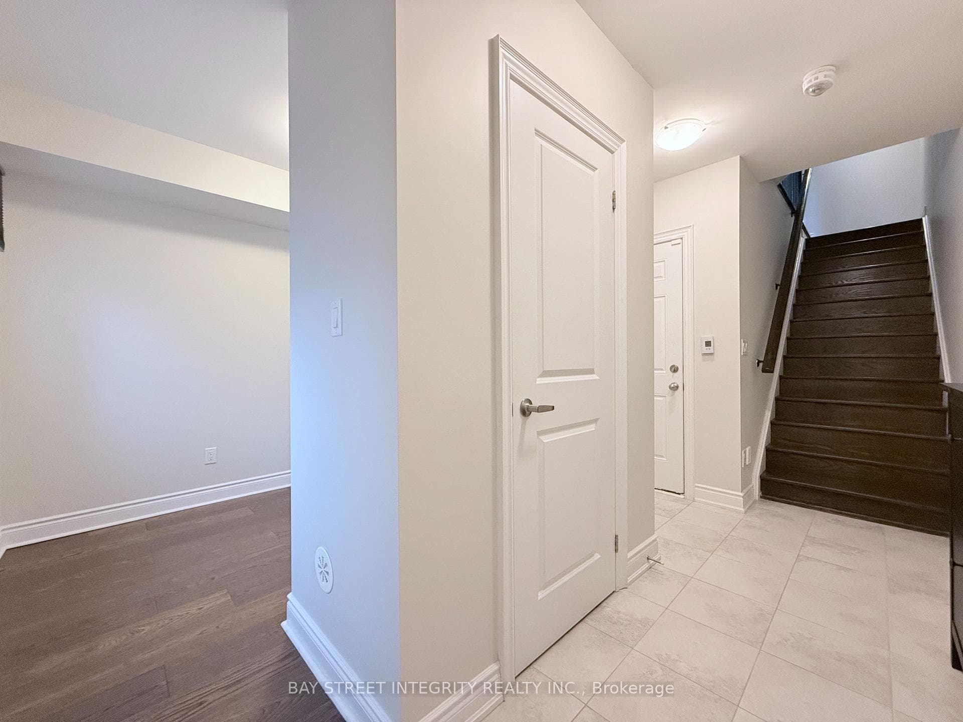 2160 Trafalgar Road Unit 3 photo 11