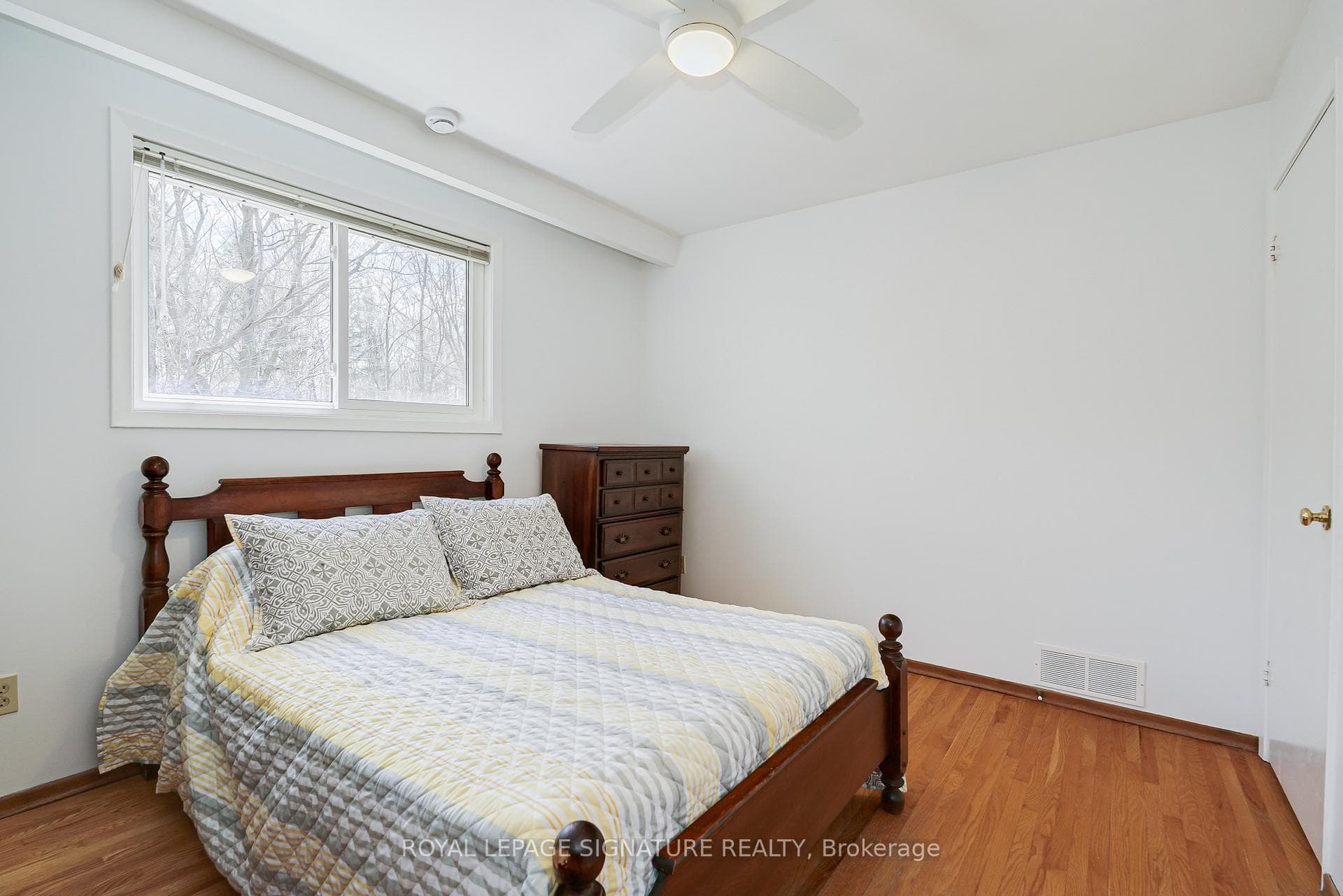 44 Harrington Crescent photo 19