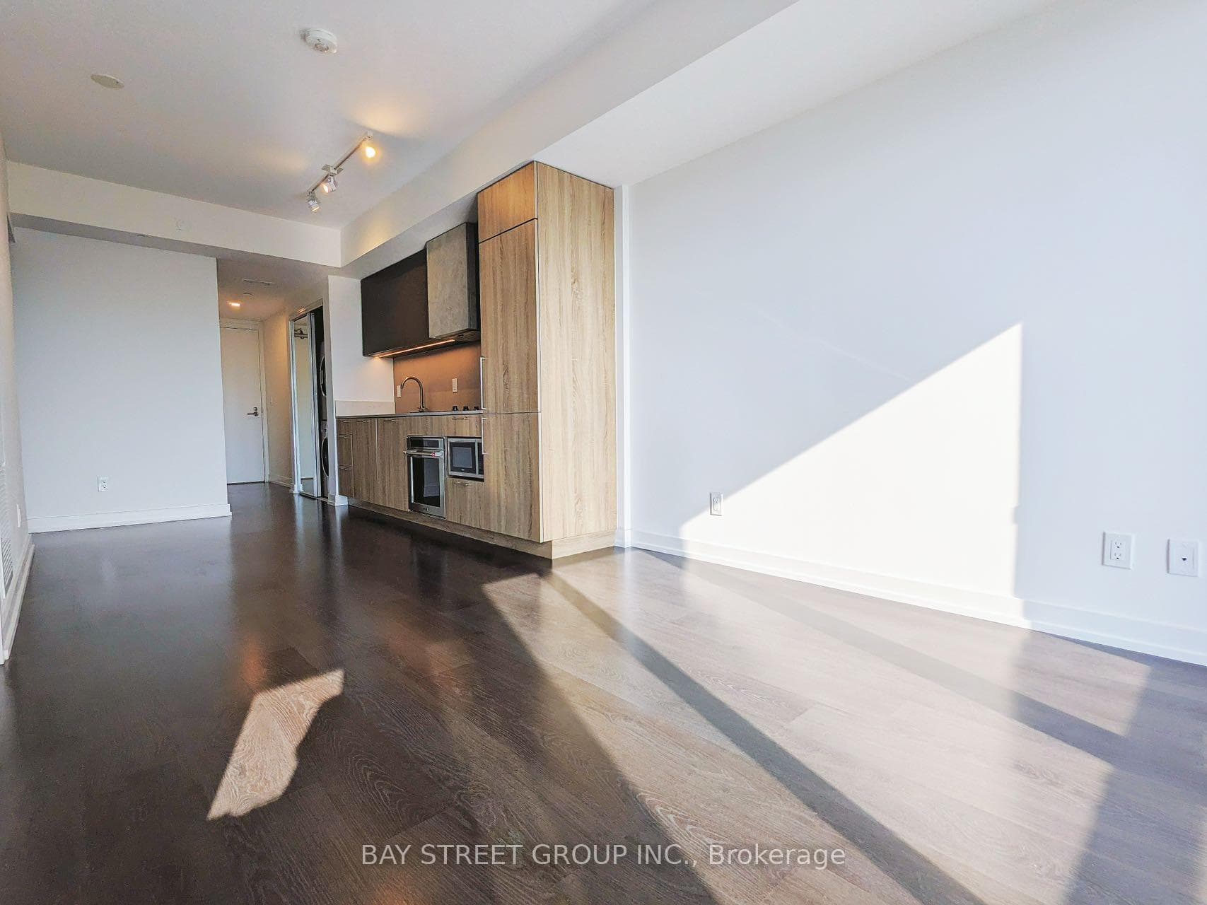 Living/Dining 3