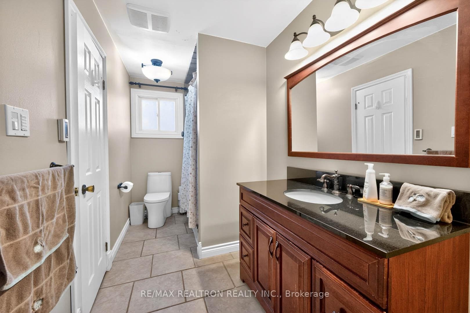 18 Castille Crescent photo 17