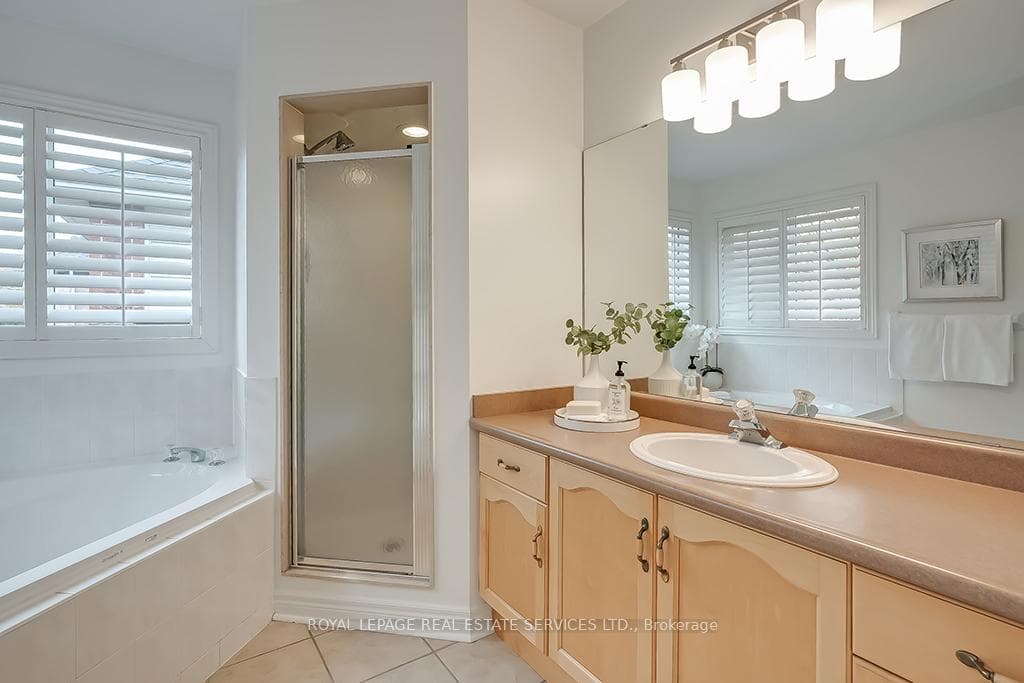 4 Pc Ensuite