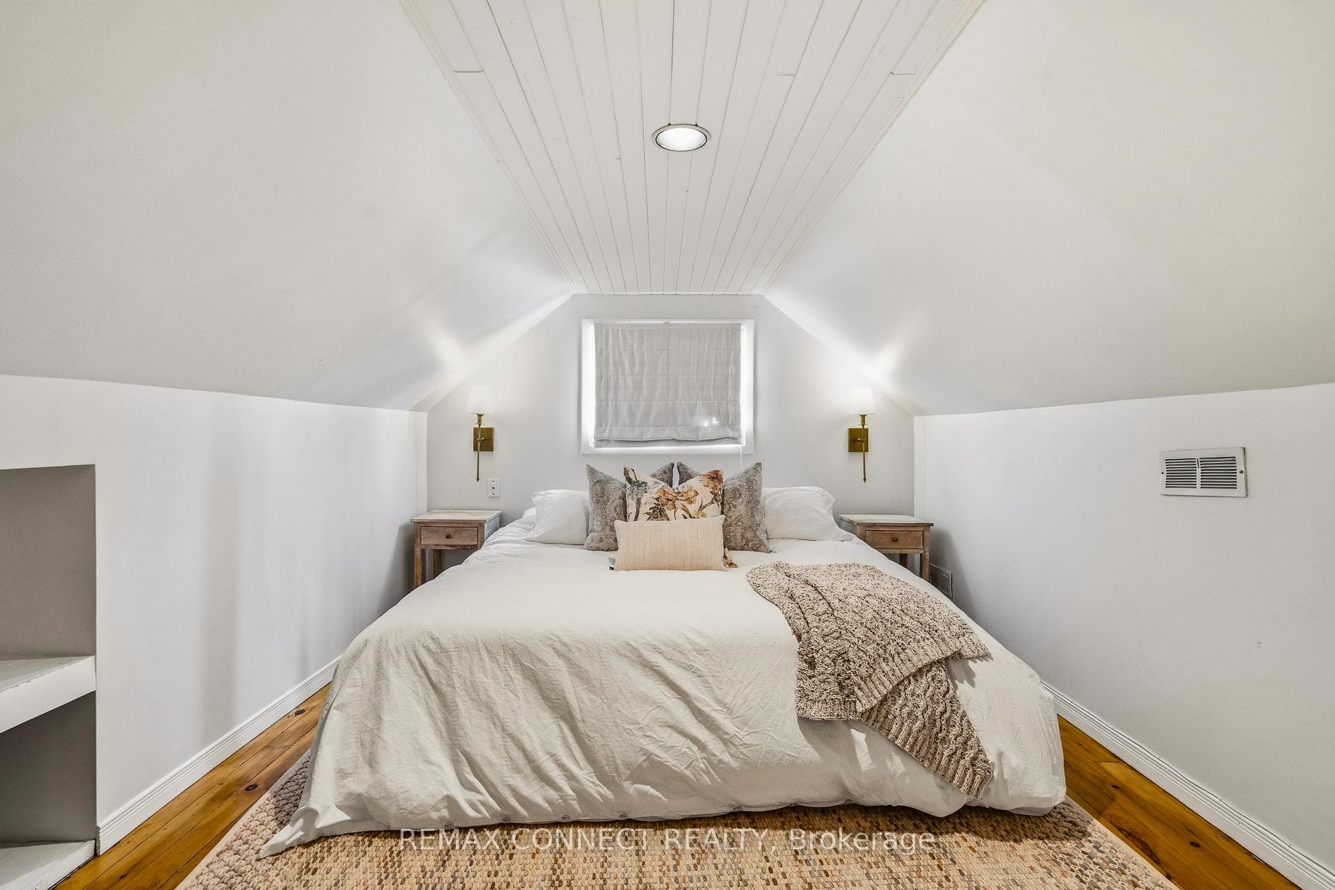 60 Woodbury Road photo 24