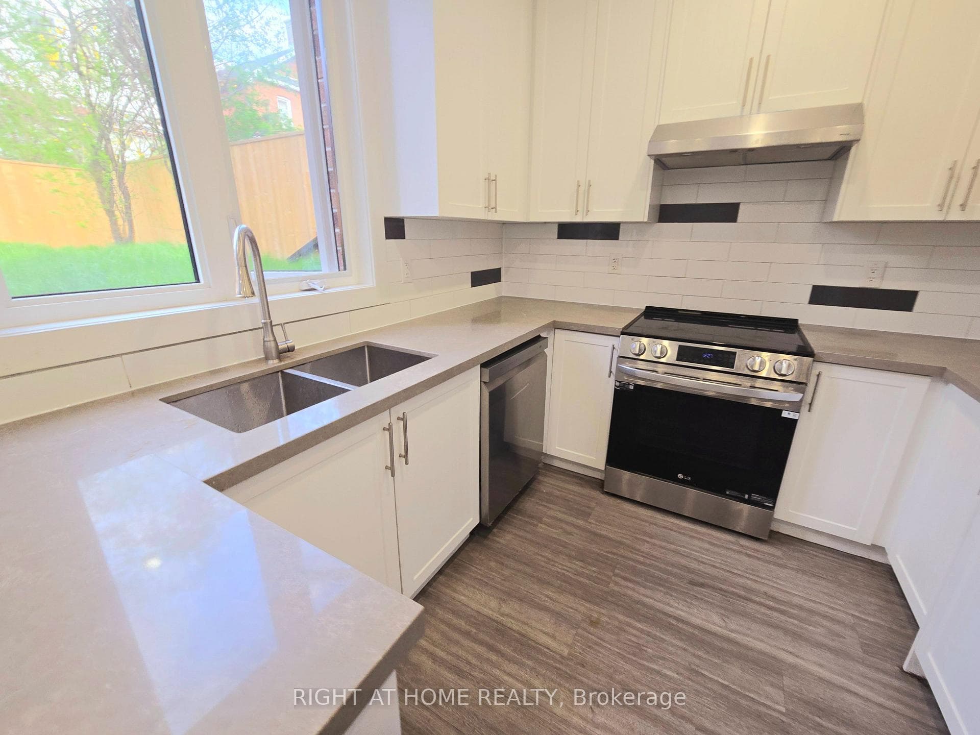 94 Barrington Avenue Unit Laneway Suite photo 10