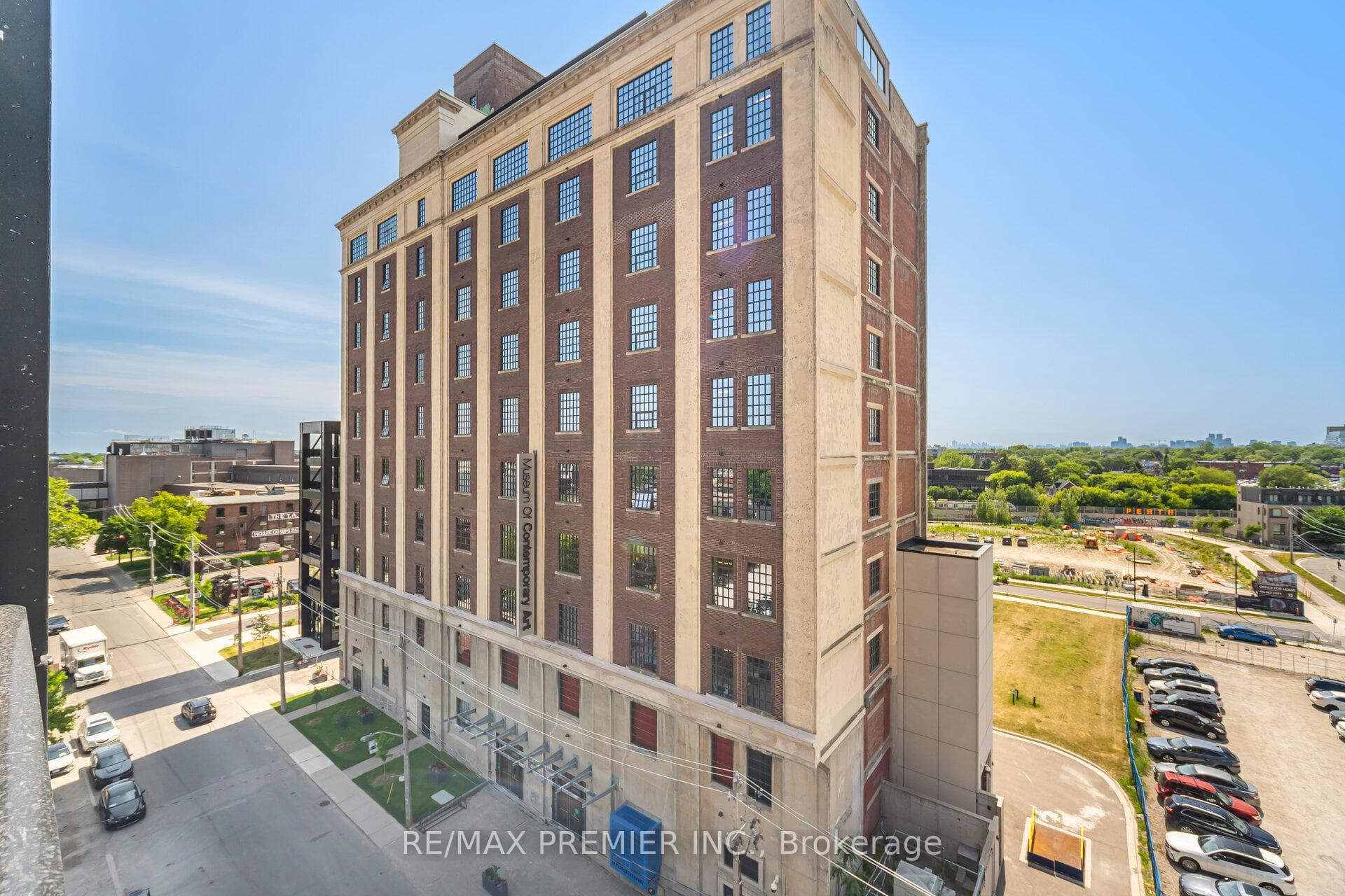 181 Sterling Road Unit 708 photo 1