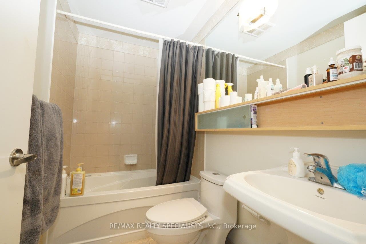 85 Bloor Street Unit 1507 photo 20
