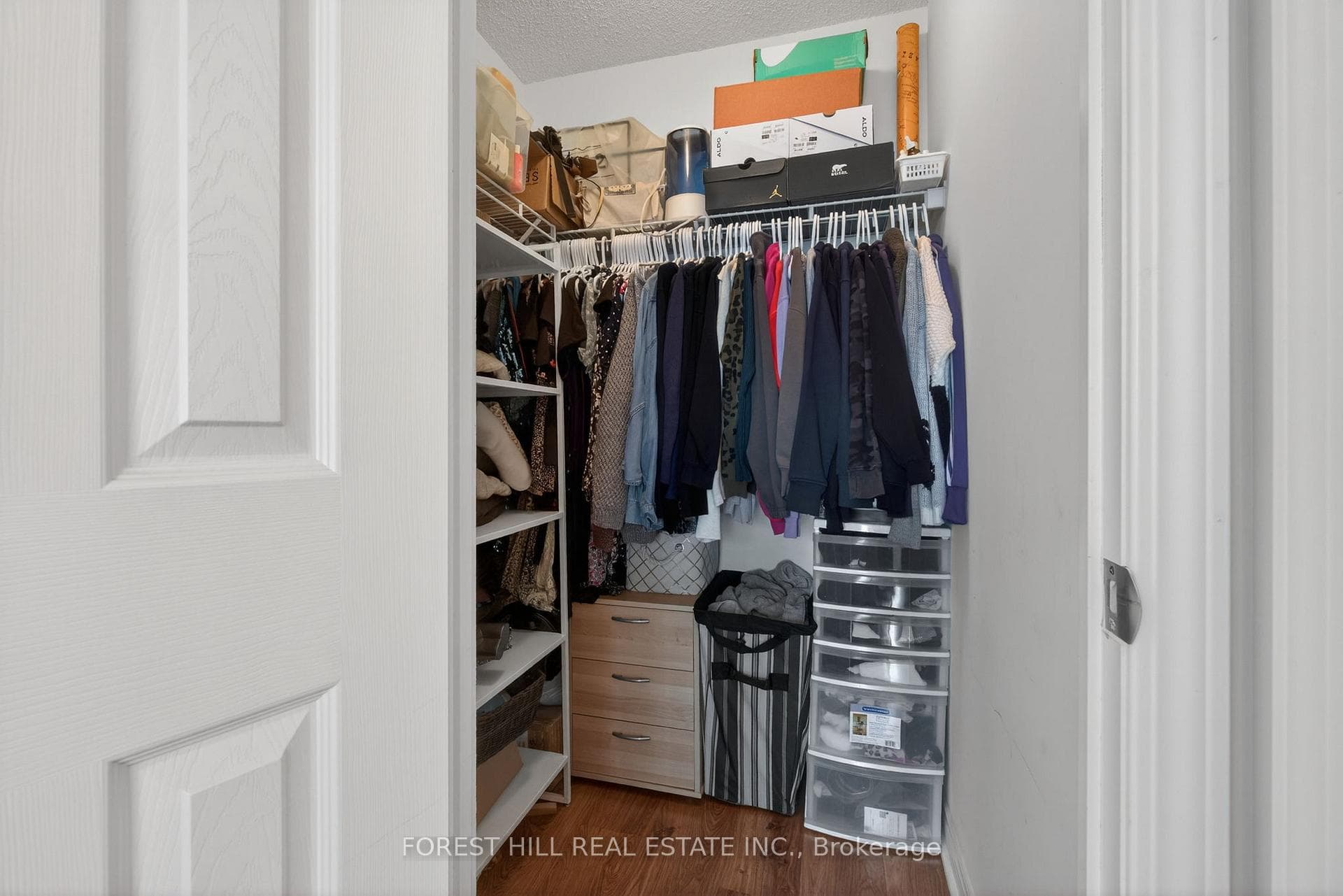 335 Rathburn Road Unit 505 photo 22