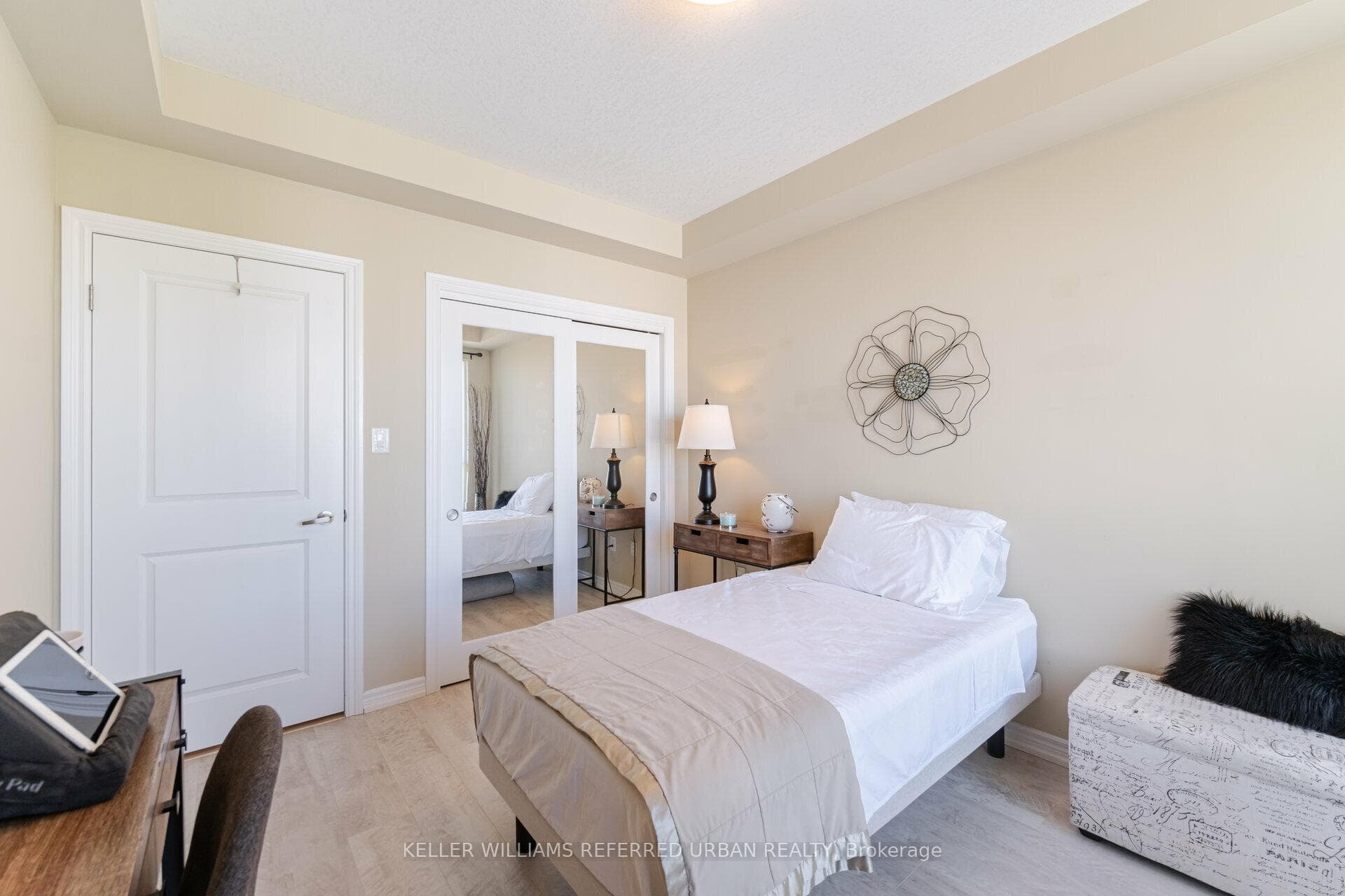 539 BELMONT Avenue Unit 704 photo 22