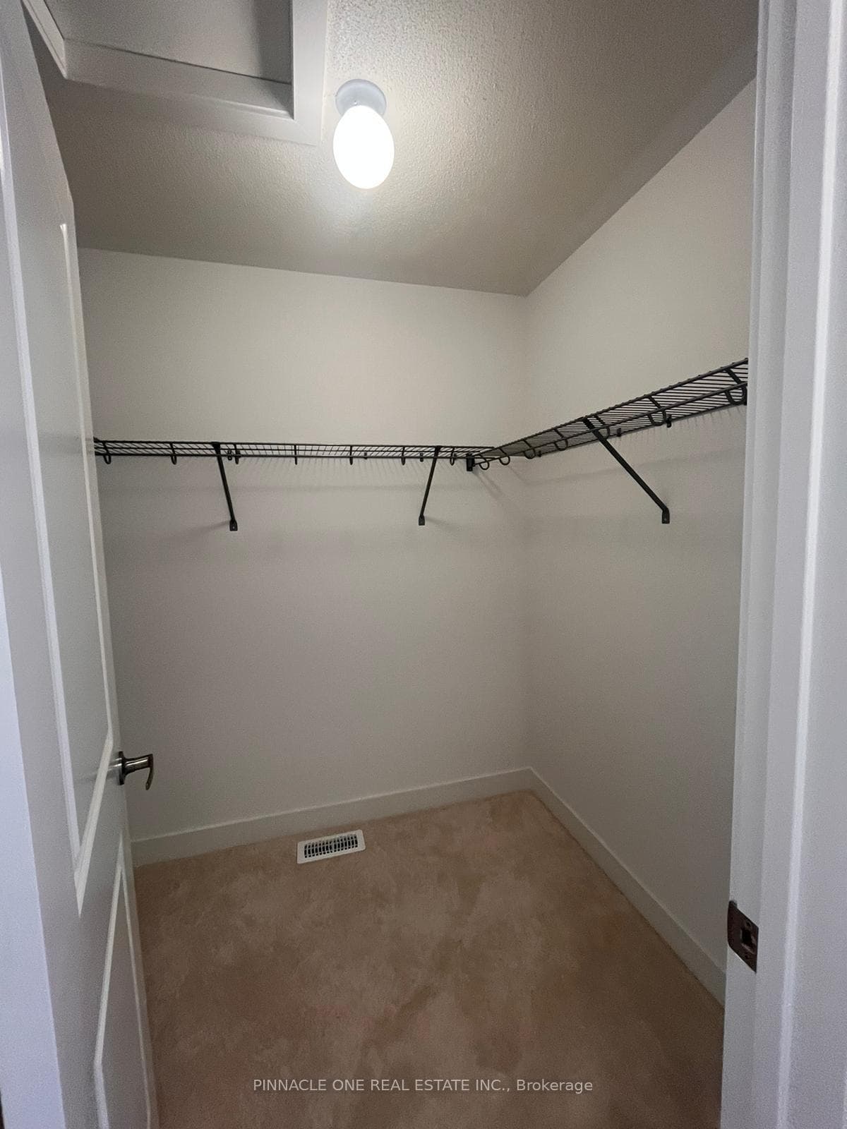 6 Deer Ridge Crescent photo 21