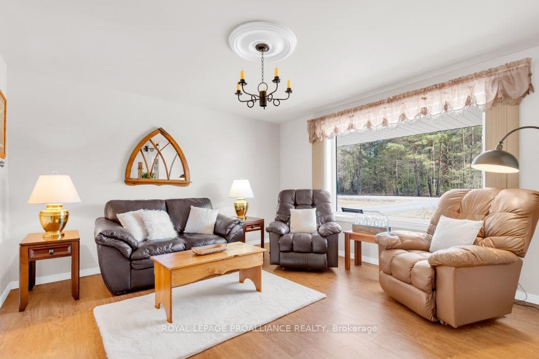 35 Denison Drive photo 10