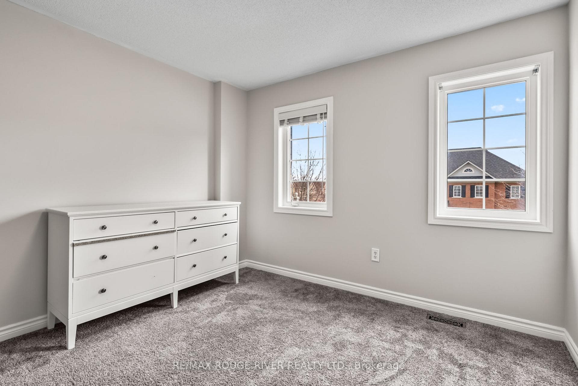 225 Millburn Drive photo 29
