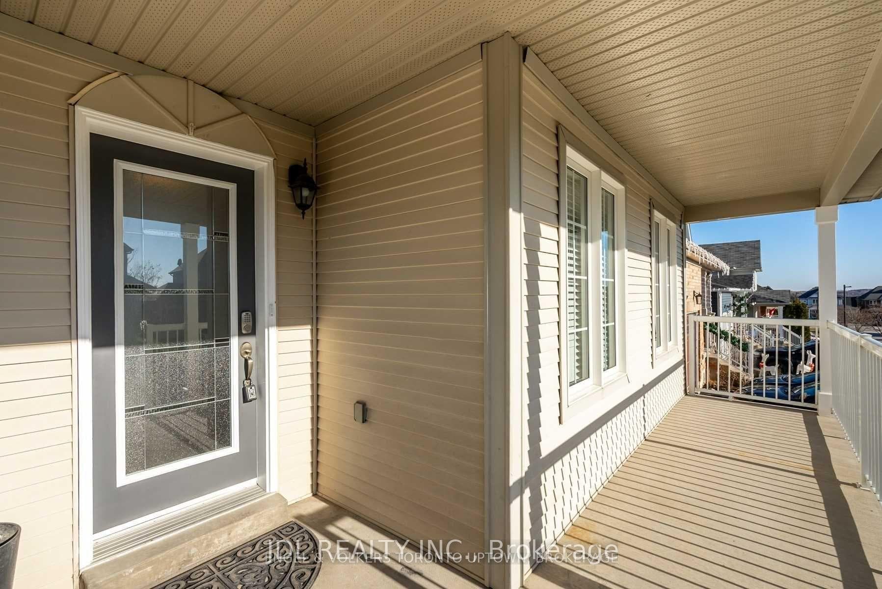 62 Ian Drive photo 2