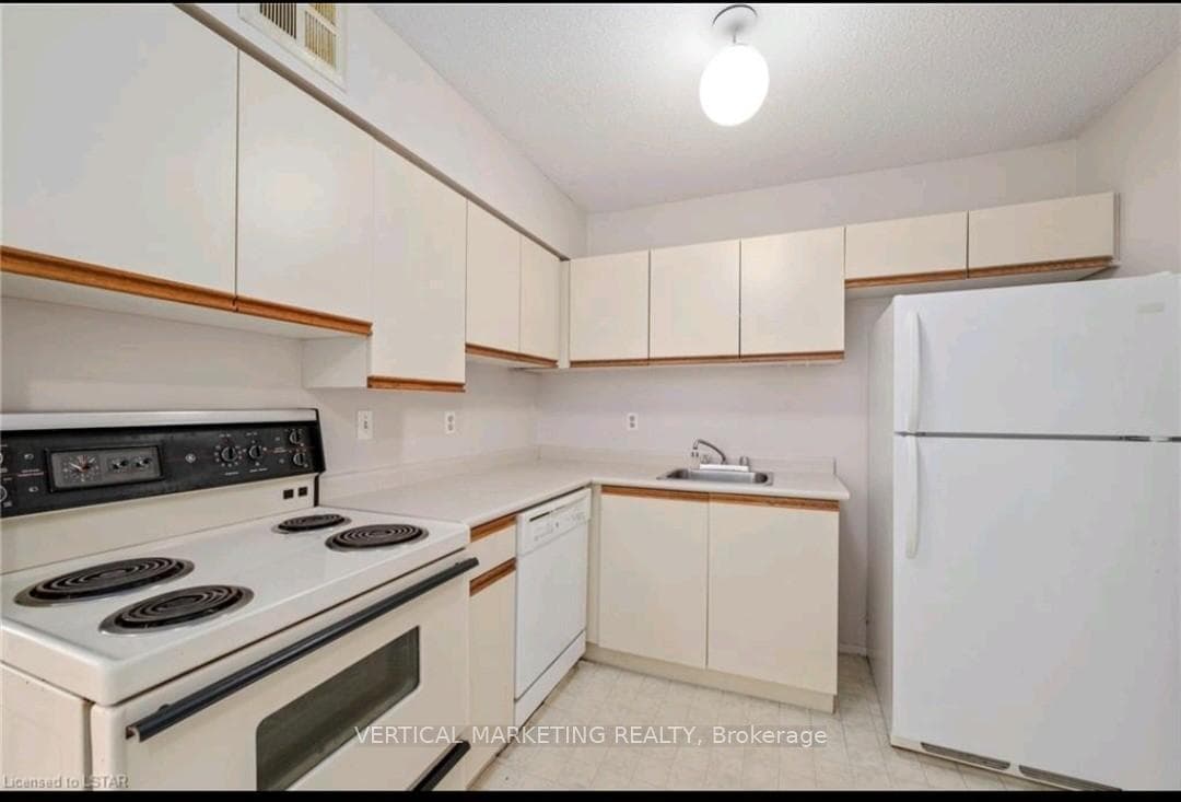 1 Jacksway Crescent Unit 208 photo 7