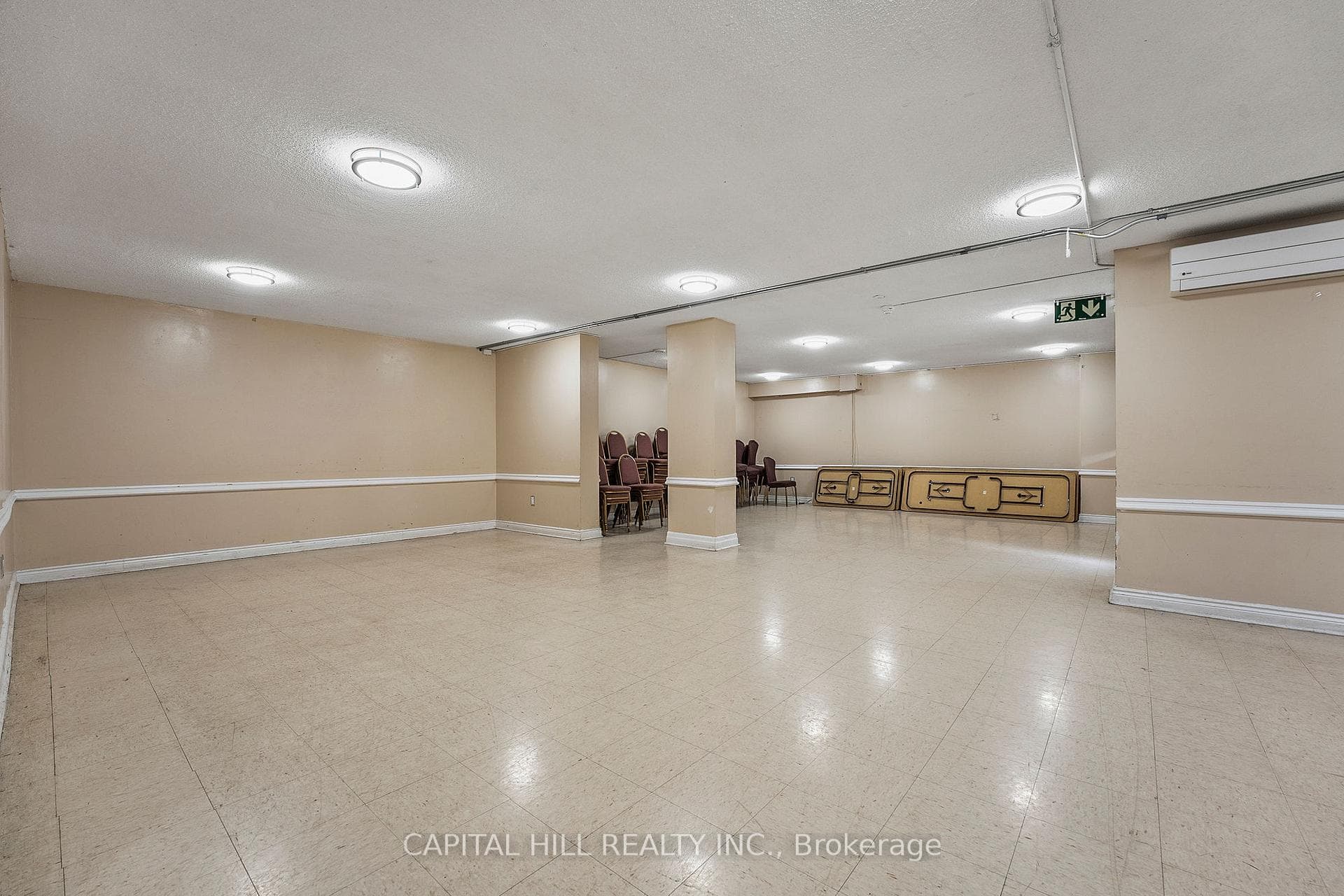 PARTY HALL