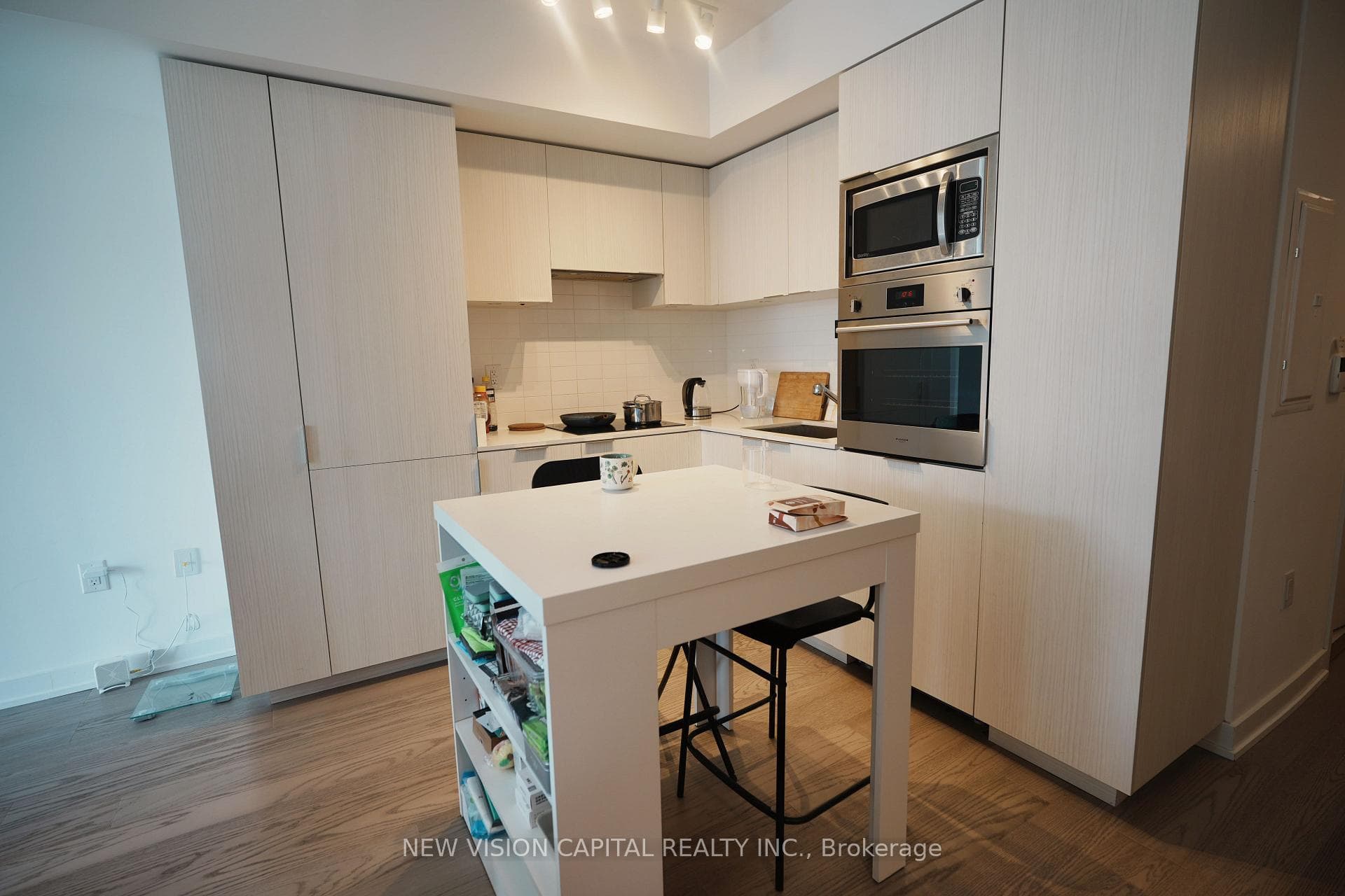 11 Wellesley Street Unit 1703 photo 8