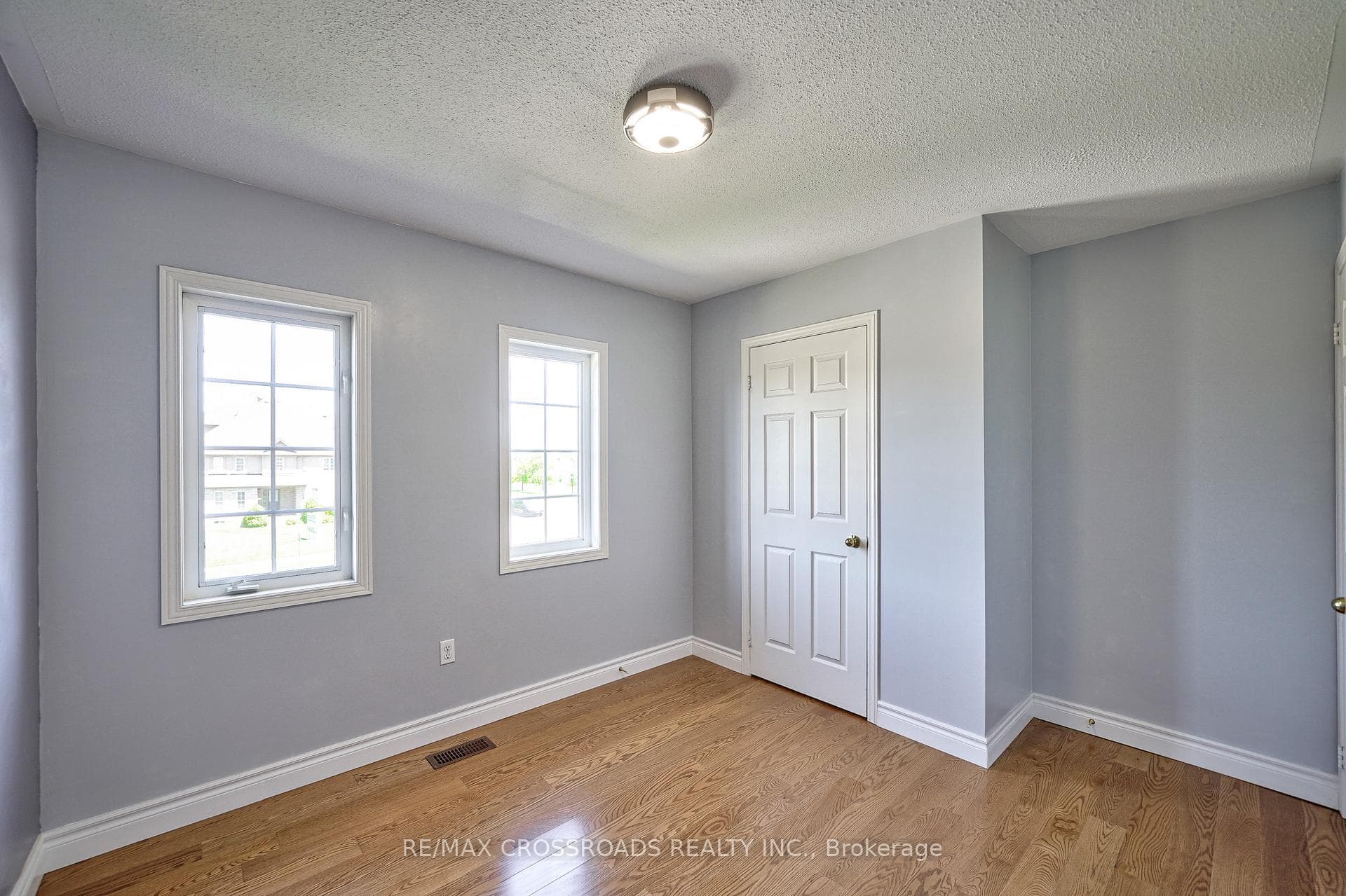 134 Bantry Avenue photo 29