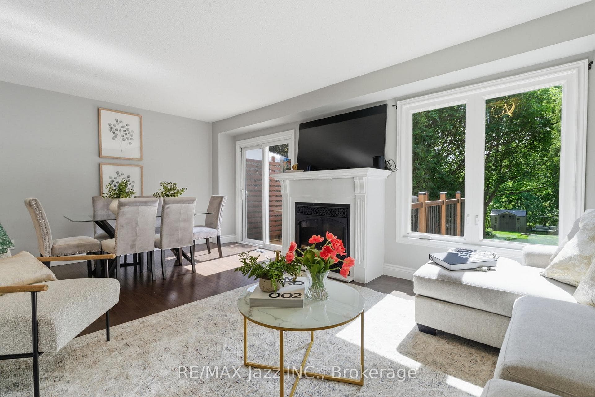 555 Cobblehill Drive photo 13