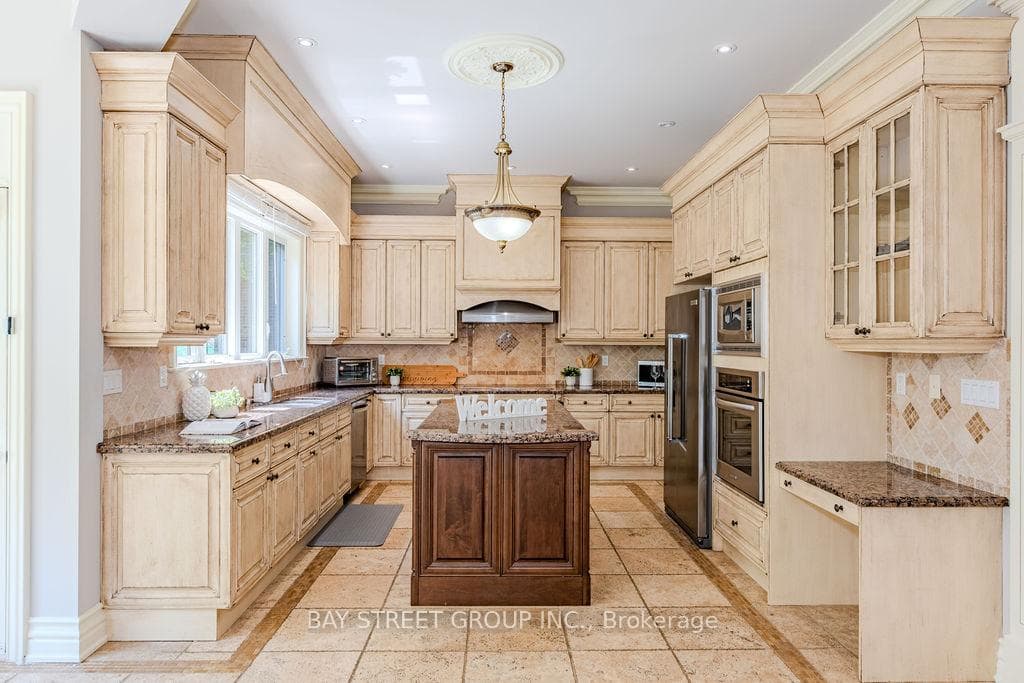 205 Greenfield Avenue photo 13