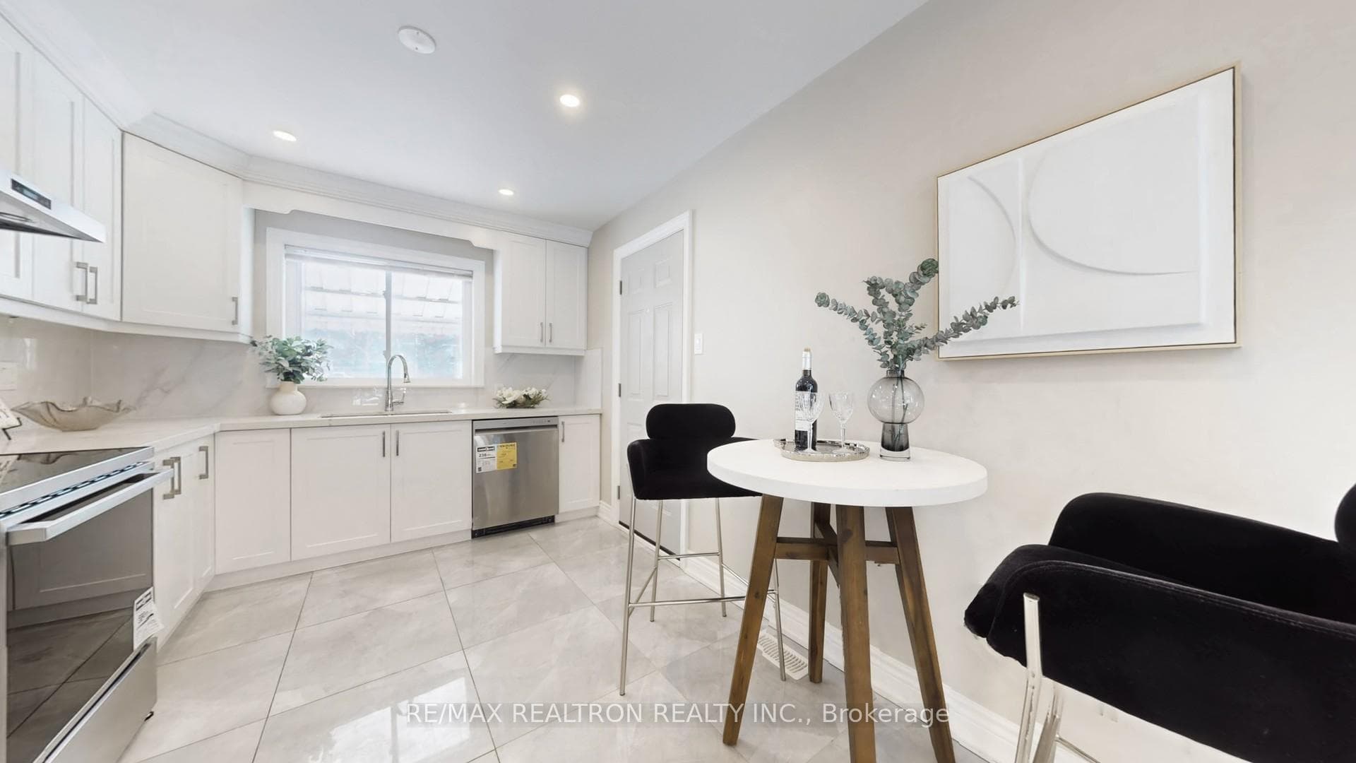 188 Hilda Avenue photo 11